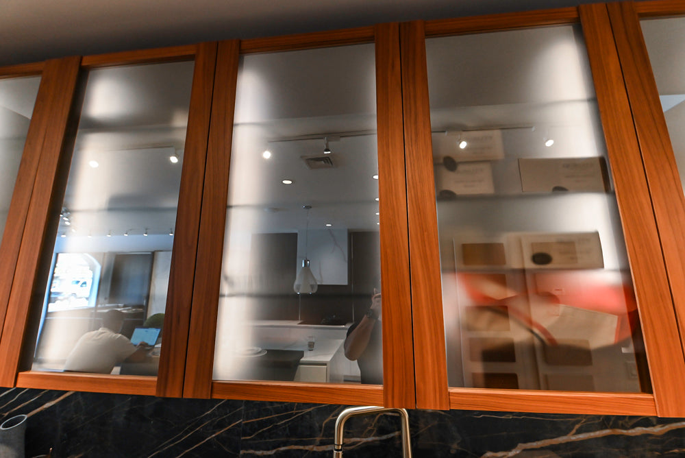 Composit Modern Two Toned Butler's Pantry with Quartz Countertop and Sink