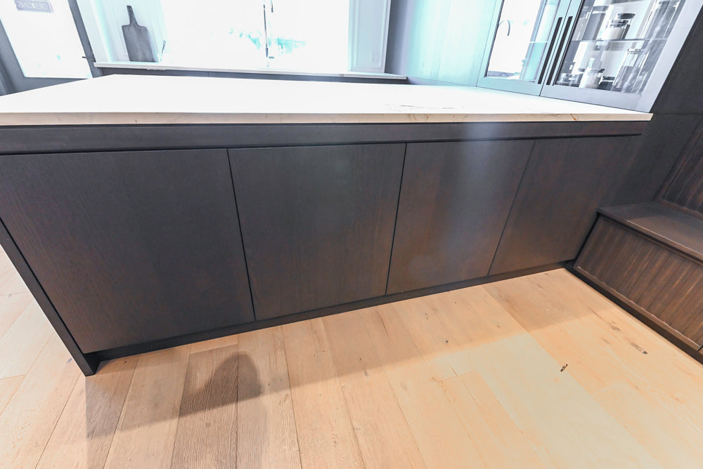 DOCA Modern Classic Brown Wood Veneer Kitchen Cabinets with Neolith Countertops