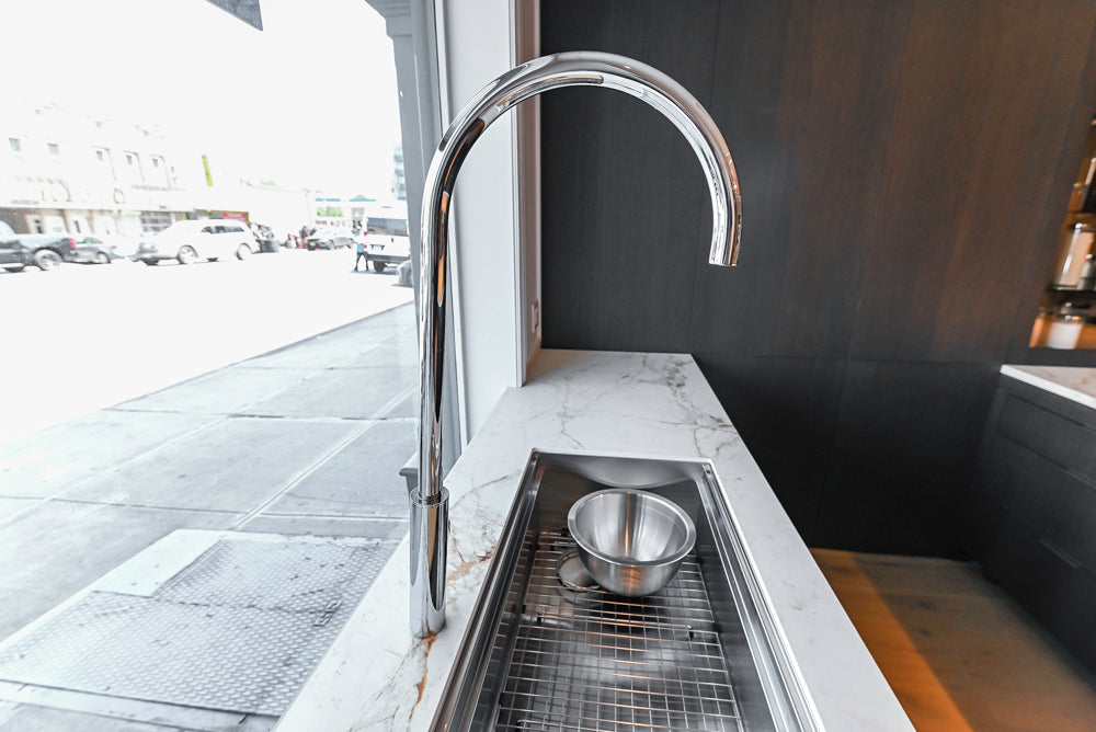 DOCA Modern Classic Brown Wood Veneer Kitchen Cabinets with Neolith Countertops