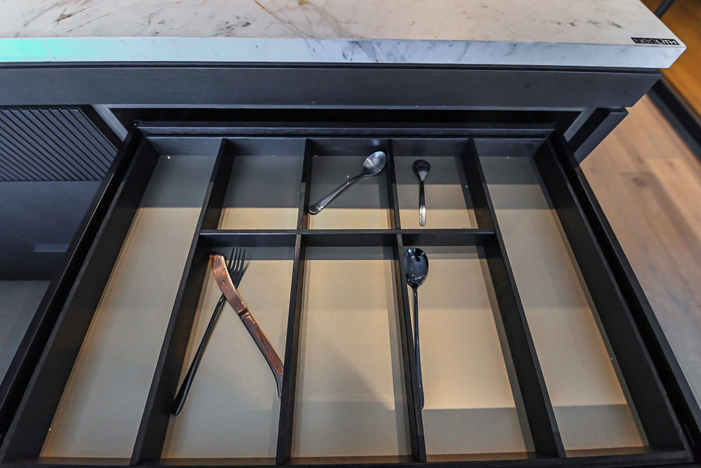 DOCA Modern Classic Brown Wood Veneer Kitchen Cabinets with Neolith Countertops