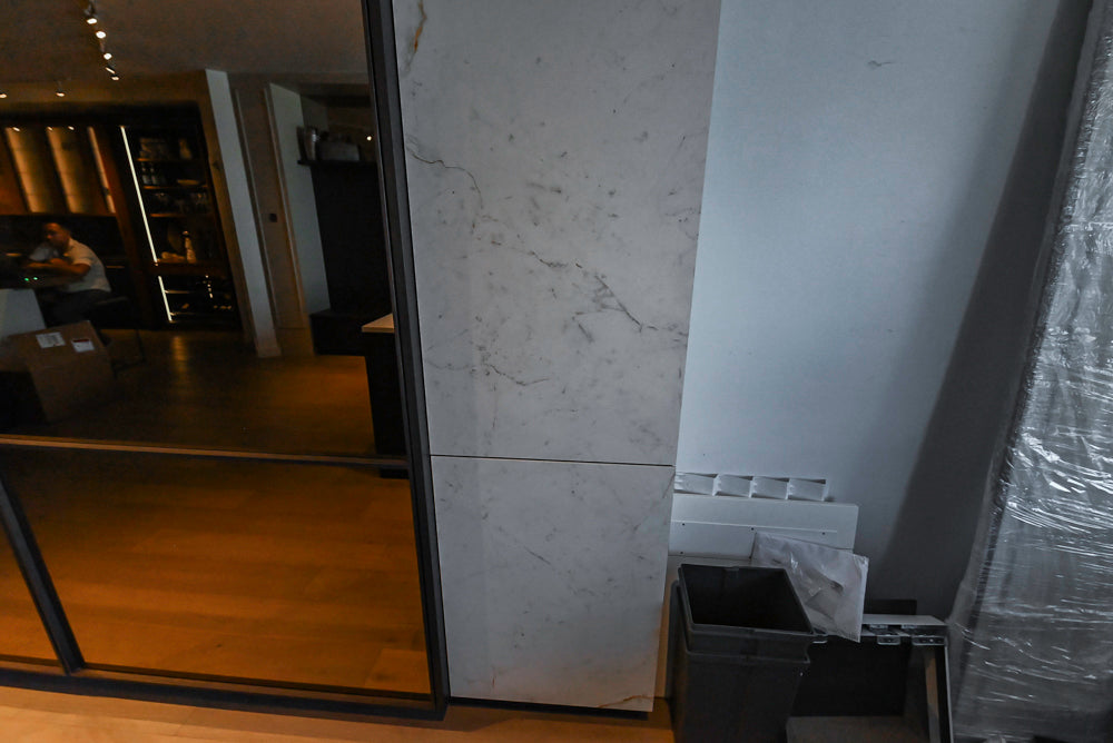 DOCA Modern Classic Brown Wood Veneer Kitchen Cabinets with Neolith Countertops