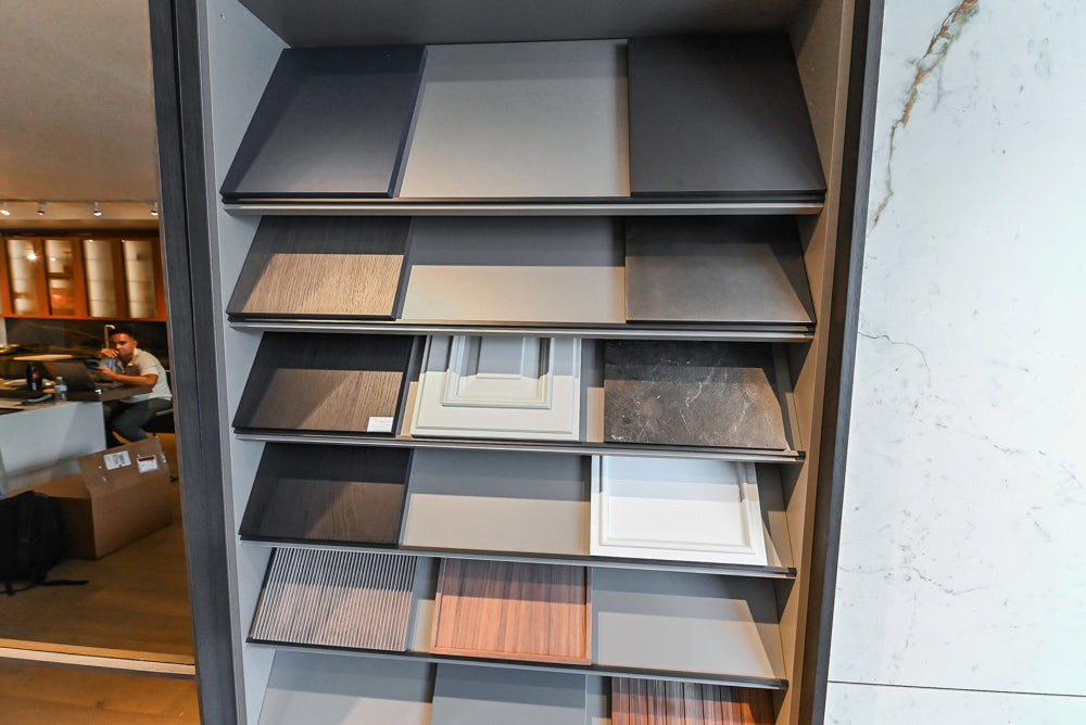 DOCA Modern Classic Brown Wood Veneer Kitchen Cabinets with Neolith Countertops