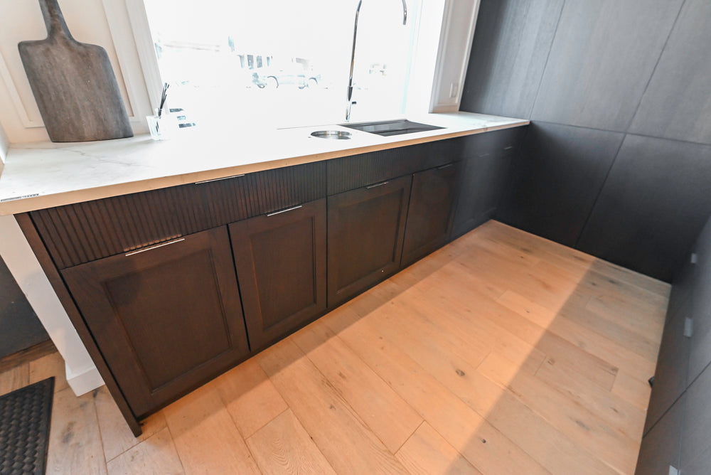 DOCA Modern Classic Brown Wood Veneer Kitchen Cabinets with Neolith Countertops