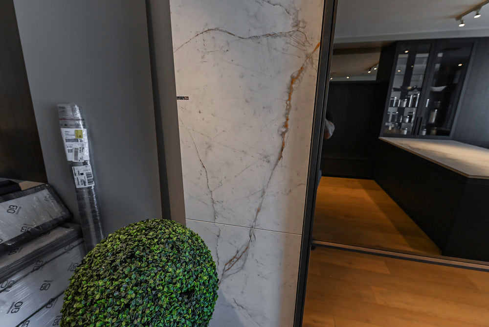 DOCA Modern Classic Brown Wood Veneer Kitchen Cabinets with Neolith Countertops