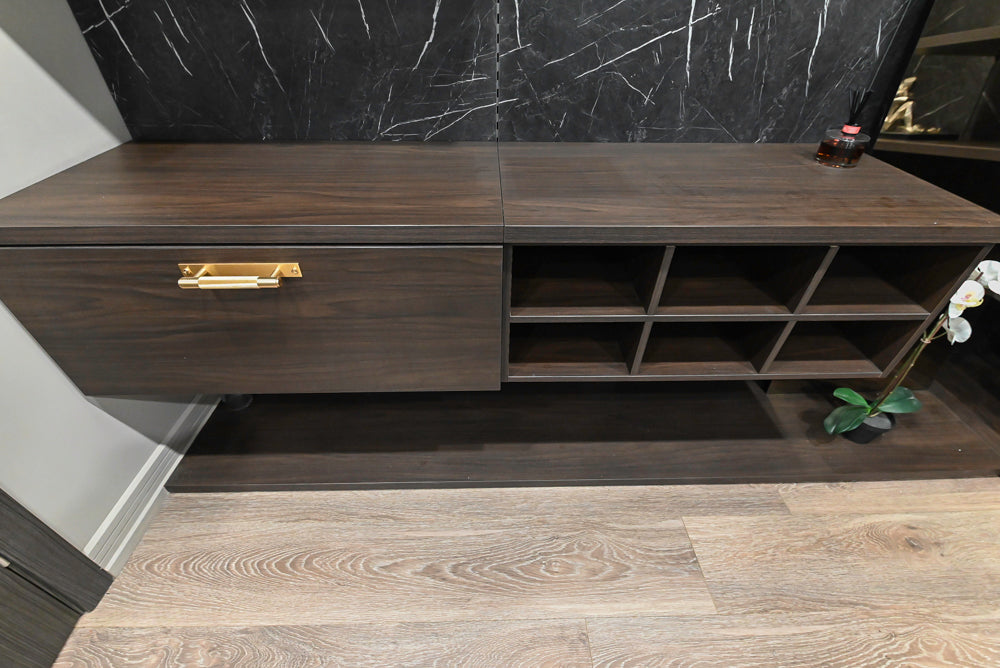 Muretti Modern Aluminum Framed Showroom Display Built-In Wardrobe Closet System