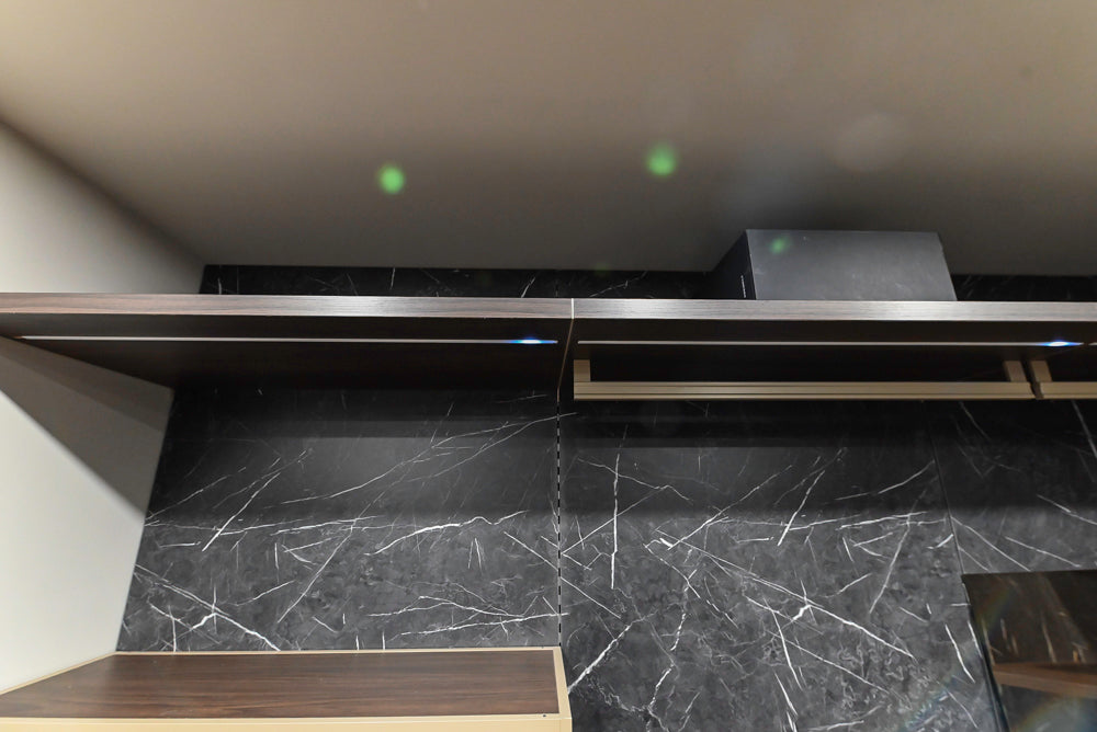 Muretti Modern Aluminum Framed Showroom Display Built-In Wardrobe Closet System