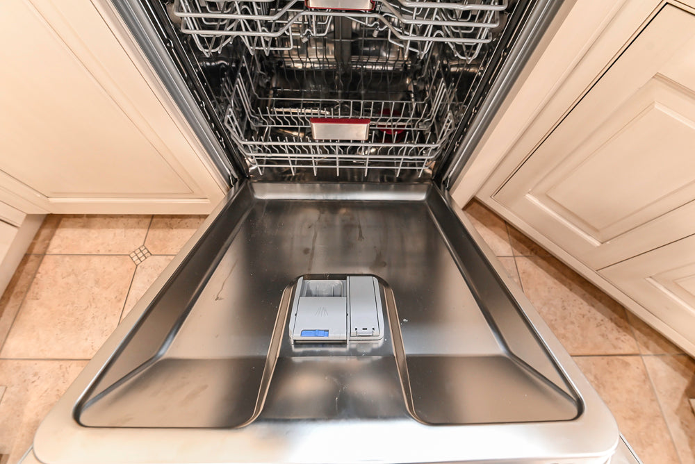 Signature Custom Traditional White Kitchen with Granite Countertops and Appliances