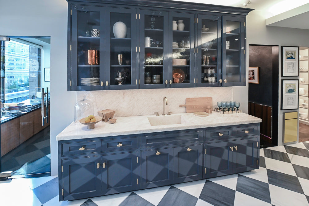 St. Charles Transitional Slate Gray Butler's Pantry Wall with Cristallo White Quartzite Countertops