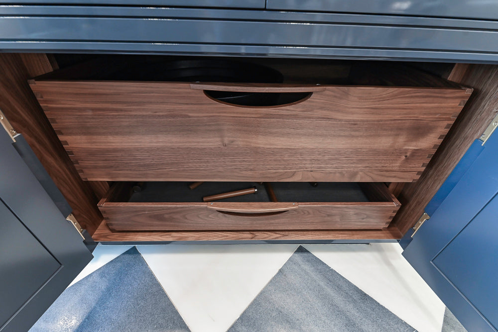 St. Charles Transitional Slate Gray Butler's Pantry Wall with Cristallo White Quartzite Countertops
