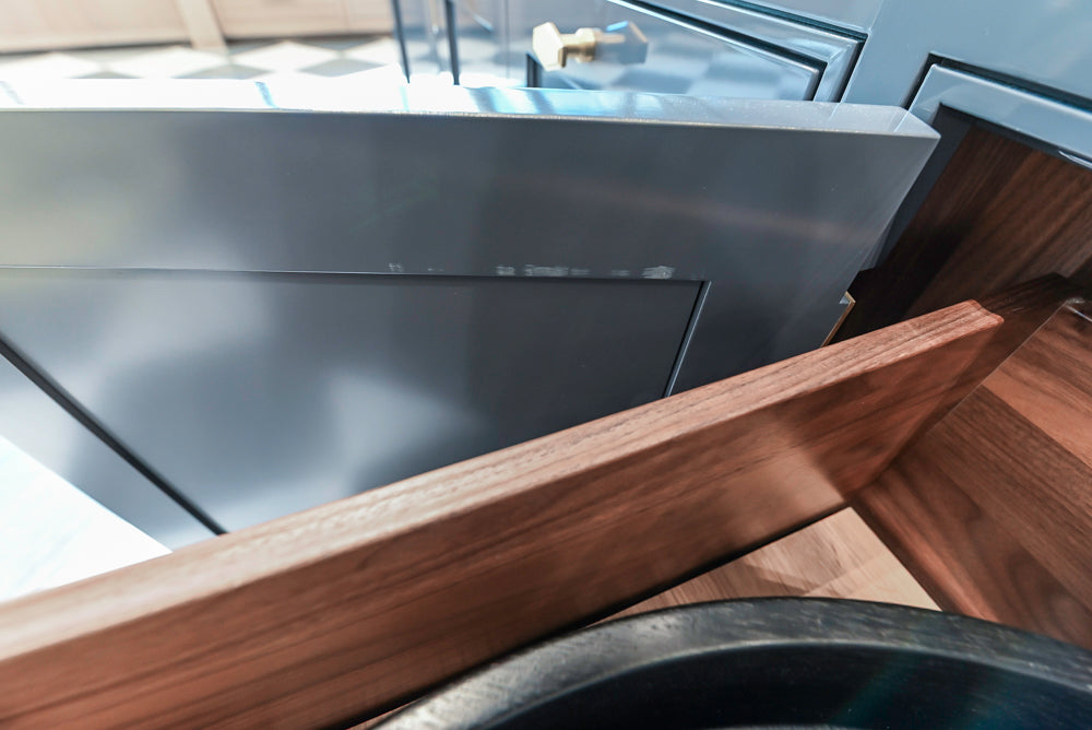 St. Charles Transitional Slate Gray Butler's Pantry Wall with Cristallo White Quartzite Countertops