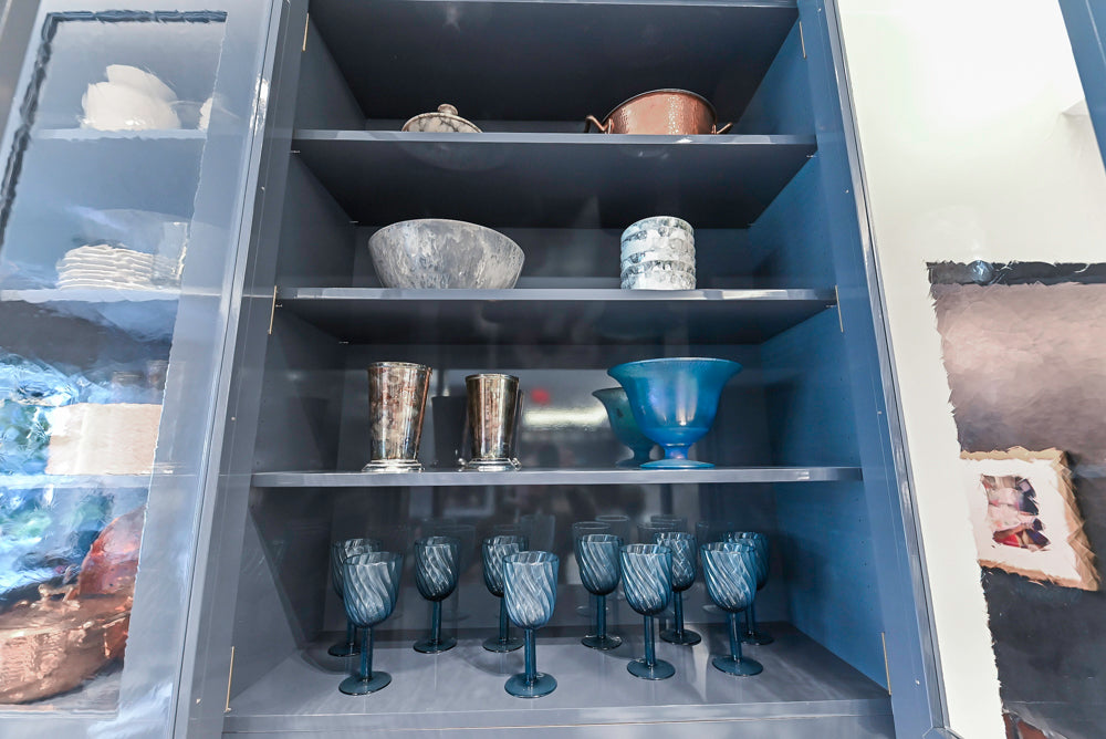 St. Charles Transitional Slate Gray Butler's Pantry Wall with Cristallo White Quartzite Countertops