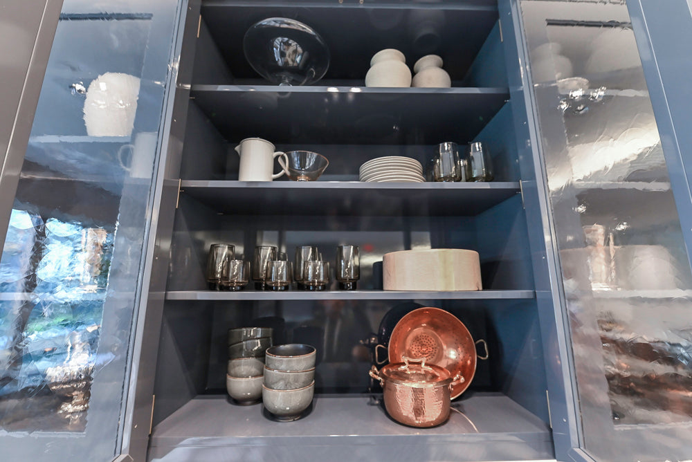 St. Charles Transitional Slate Gray Butler's Pantry Wall with Cristallo White Quartzite Countertops
