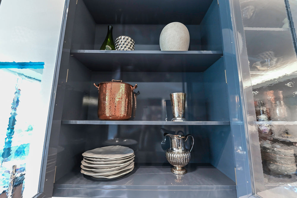 St. Charles Transitional Slate Gray Butler's Pantry Wall with Cristallo White Quartzite Countertops