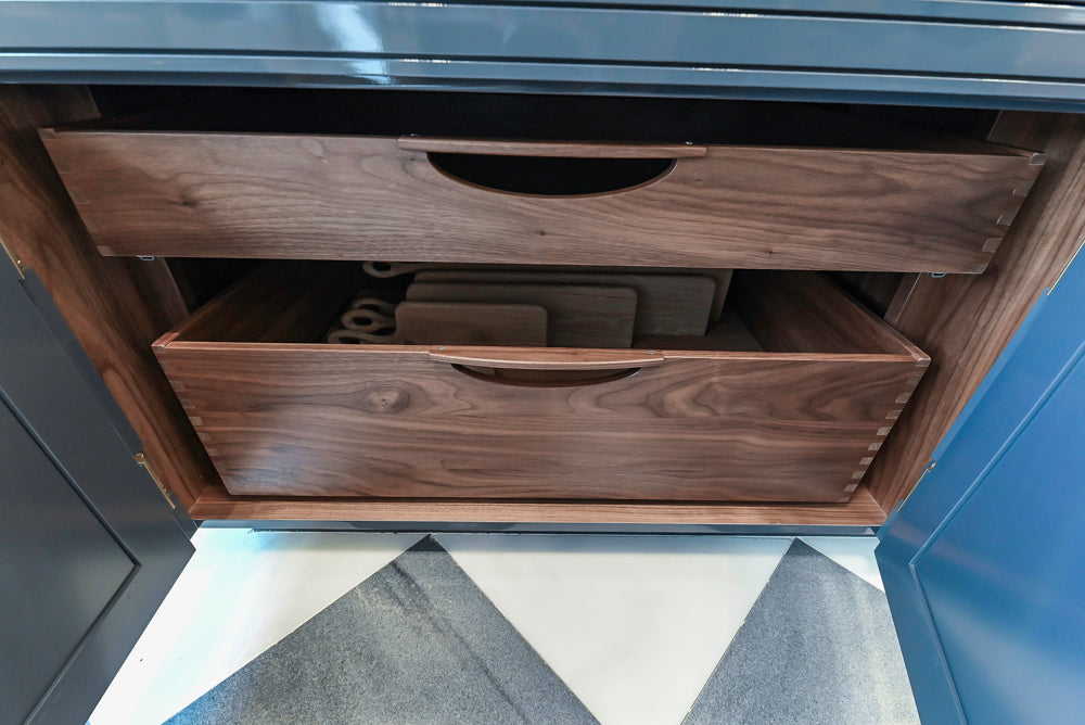 St. Charles Transitional Slate Gray Butler's Pantry Wall with Cristallo White Quartzite Countertops