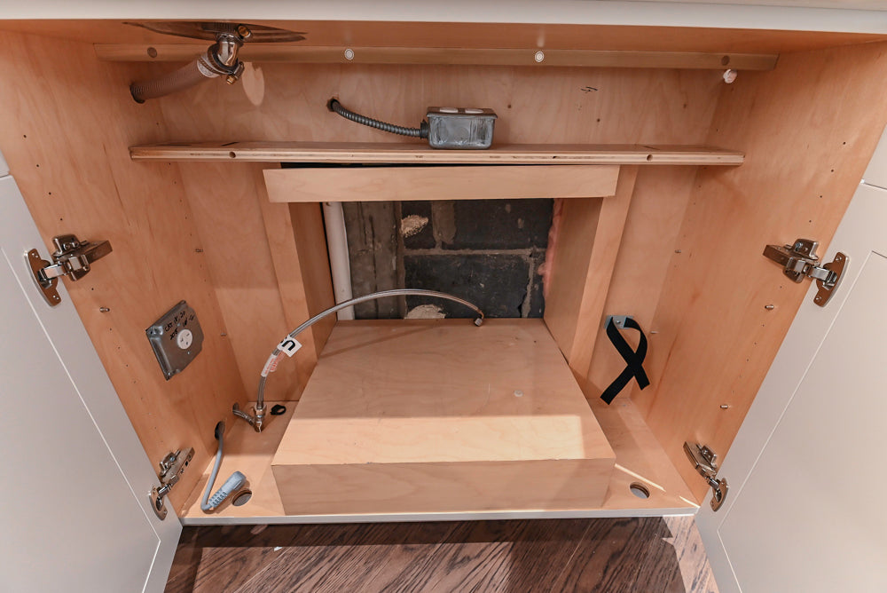 St. Charles Transitional Two-Tone White Butler's Pantry with Calcatta Marble Countertops