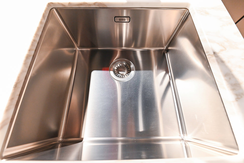 Poliform Artex Glacier White & Moka Modern Kitchen with Marble Countertops and Sub-Zero & Wolf Appliances