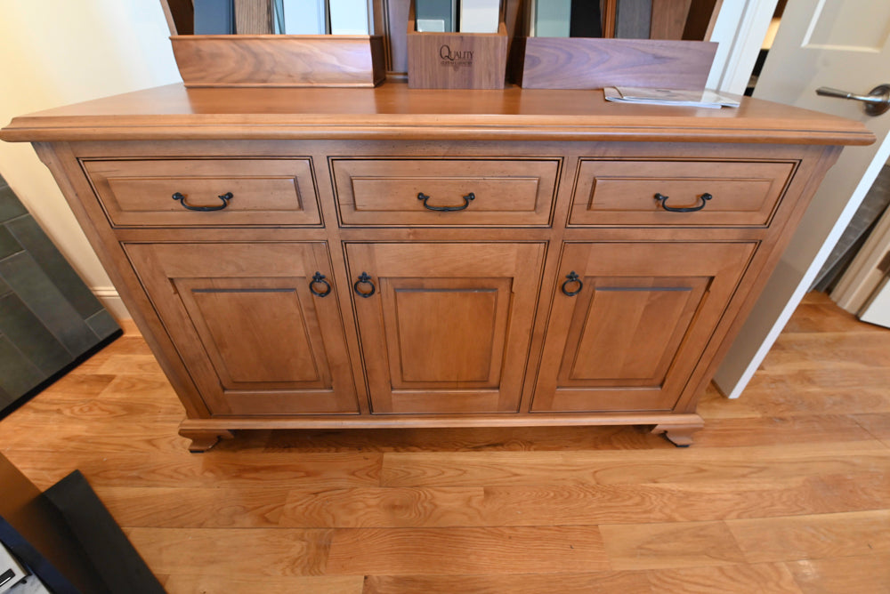 Quality Custom Traditional Freestanding Wooden Hutch