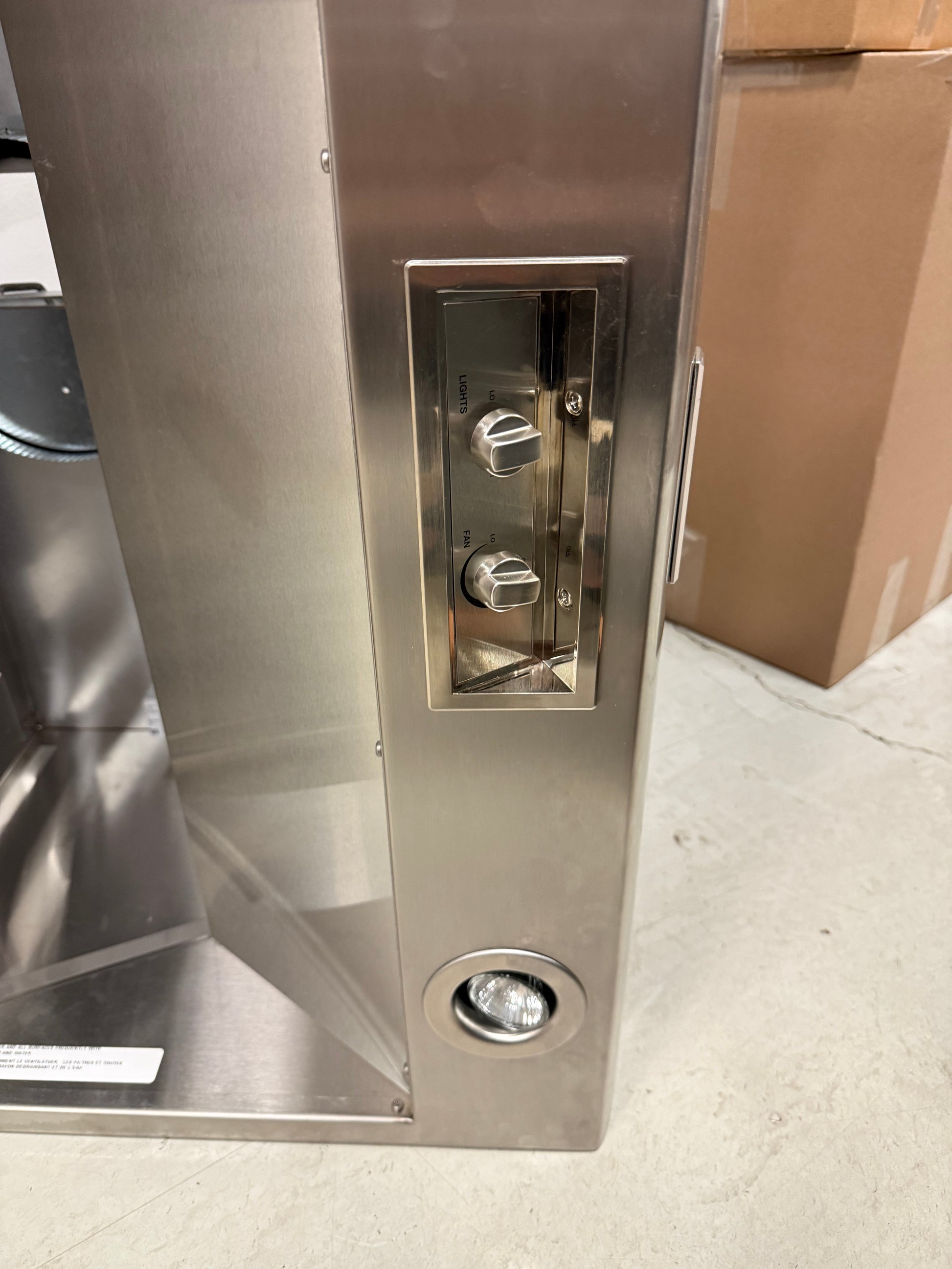 Showroom display Wolf 36 range hood with dishwasher safe stainless baffles and 1 year warranty