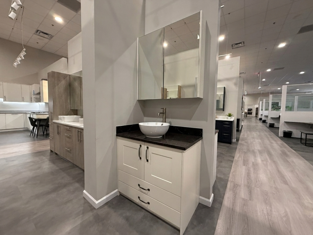 White Shaker Single Vanity with Medicine Cabinet