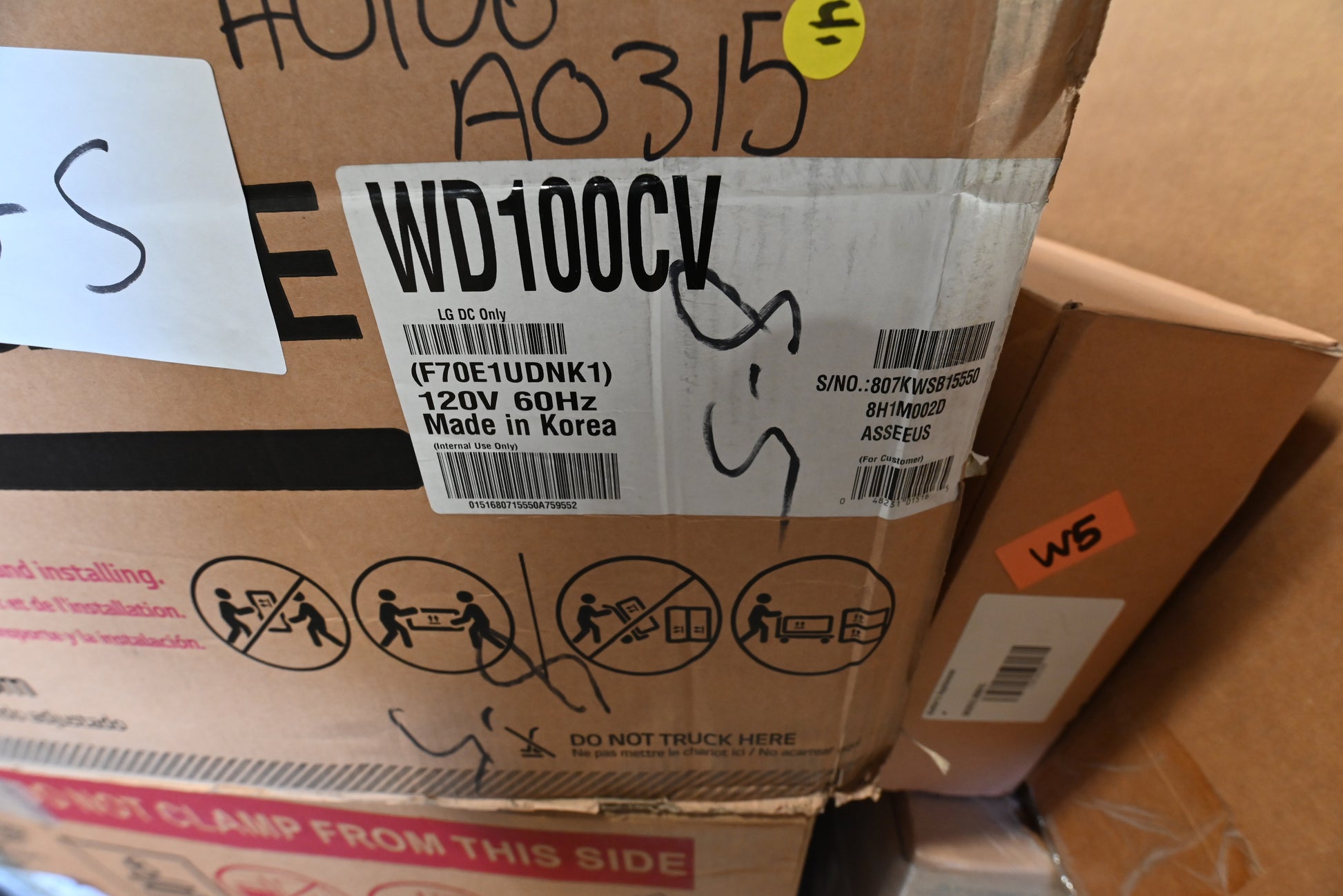 LG WD100CV 27" Graphite Steel Pedestal Washer