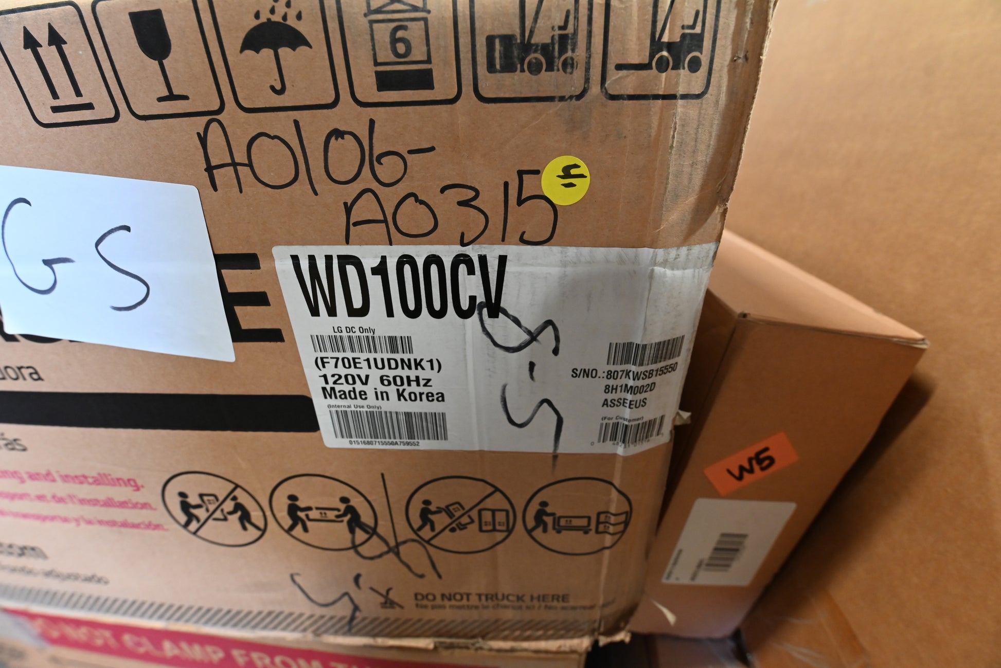 LG WD100CV 27" Graphite Steel Pedestal Washer