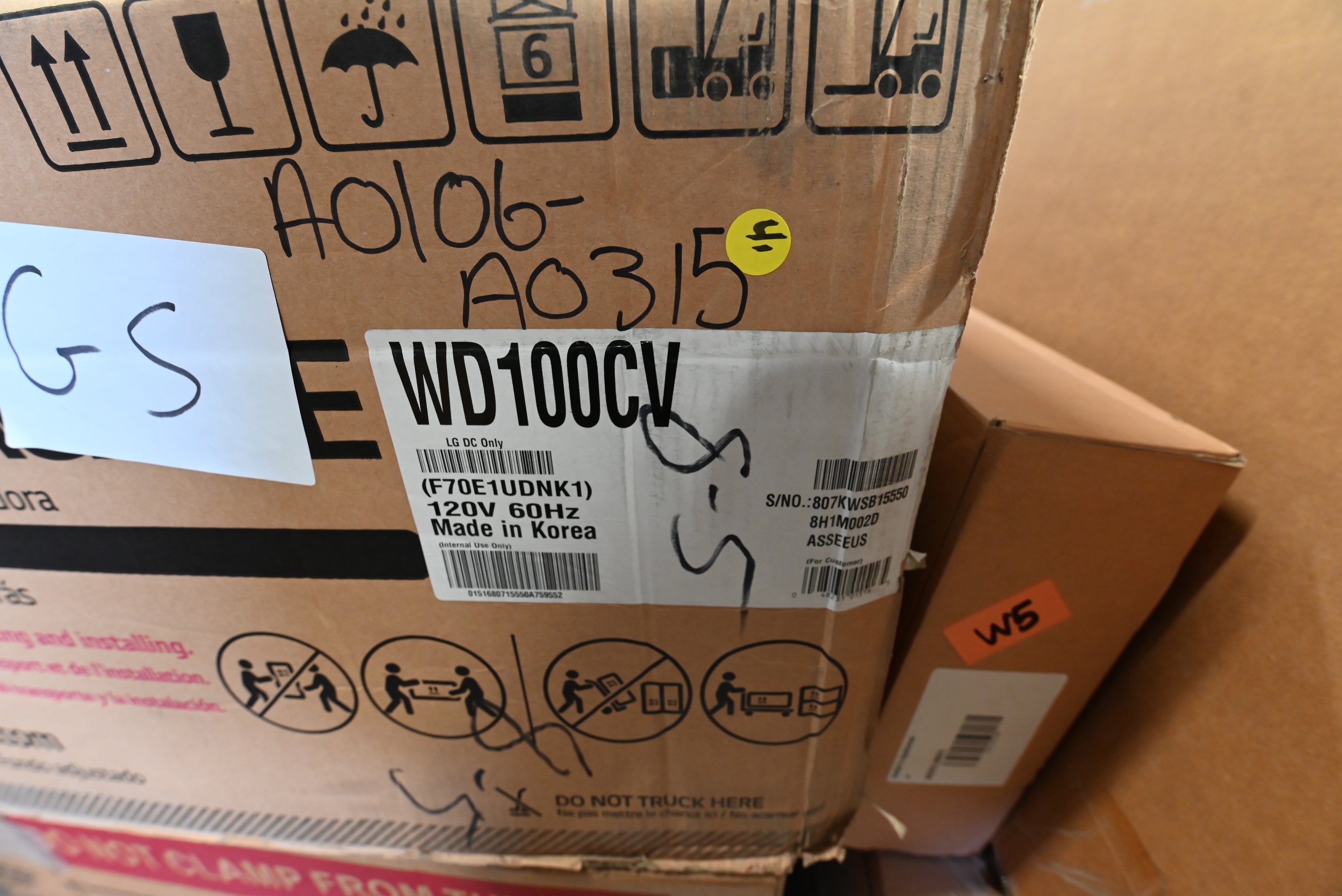 LG WD100CV 27" Graphite Steel Pedestal Washer