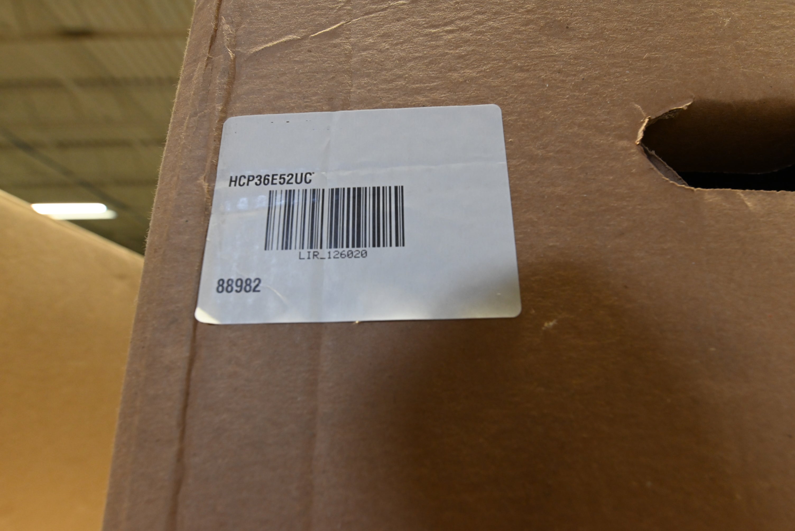 Bosch HCP36E52UC 36" Stainless Steel Wall Mount Chimney Hood