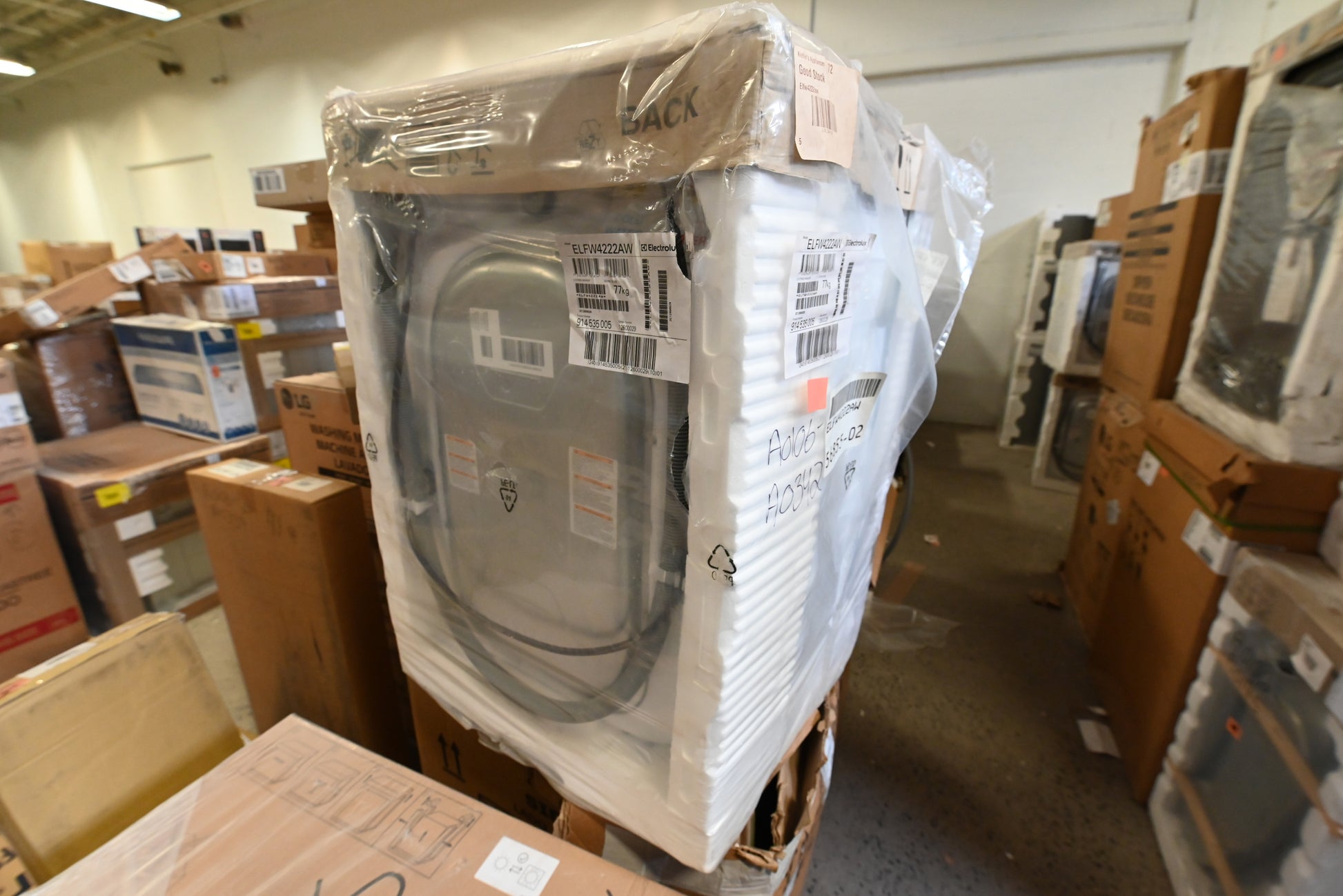 Electrolux ELFW4222AW 24" White Front Load Washer