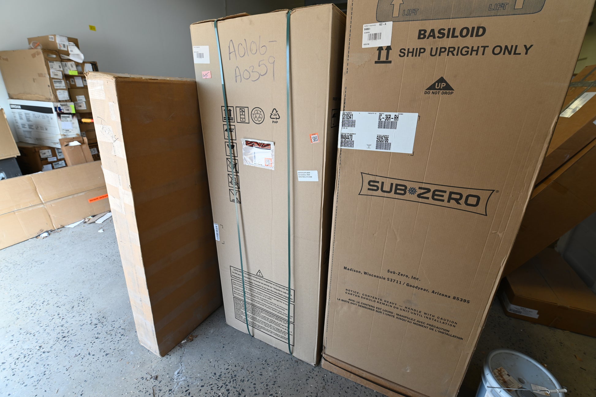 Blomberg BRFB1322SS 24" Stainless Steel Bottom Freezer Refrigerator