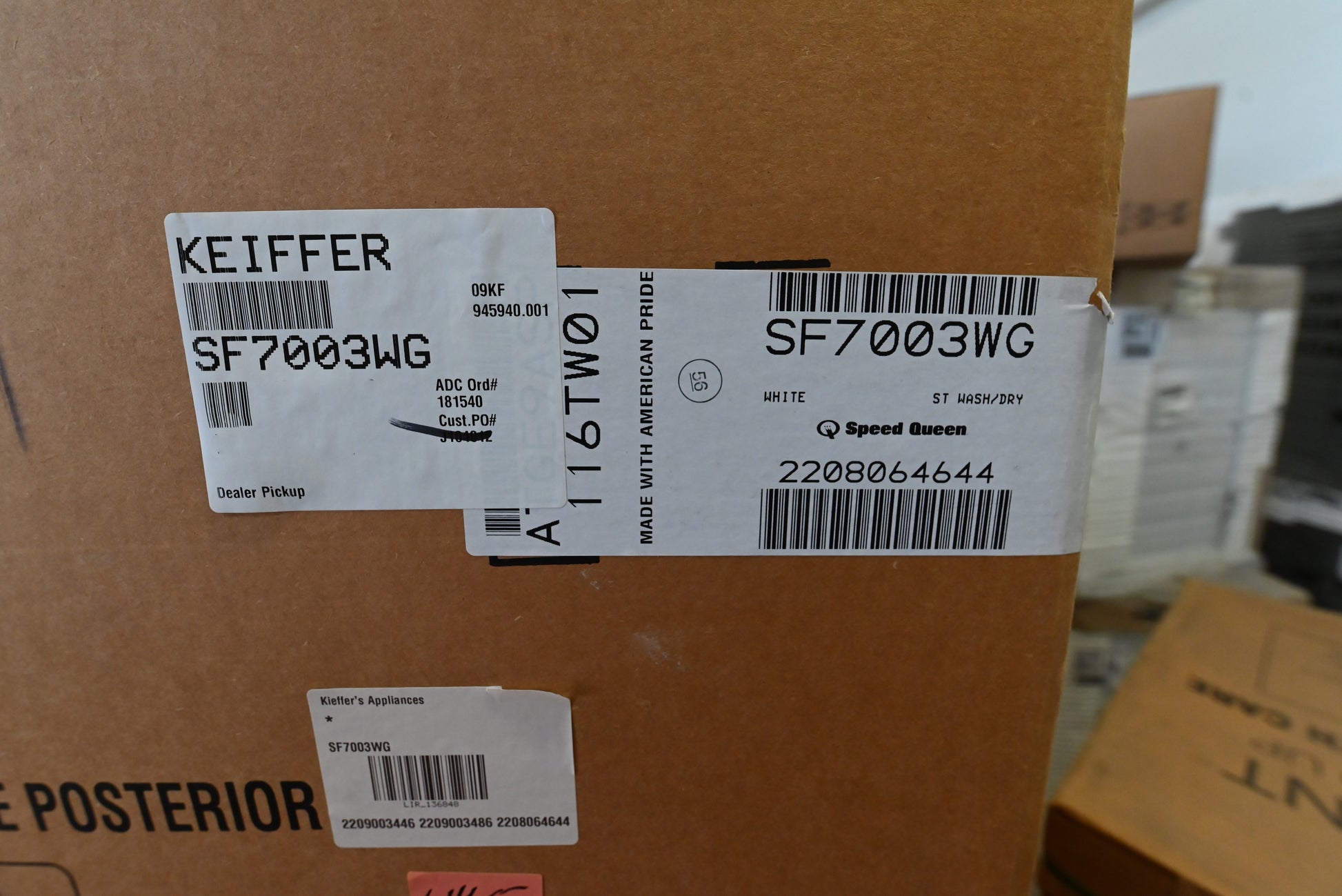 Speed Queen SF7003WG 27" White Gas Laundry Center