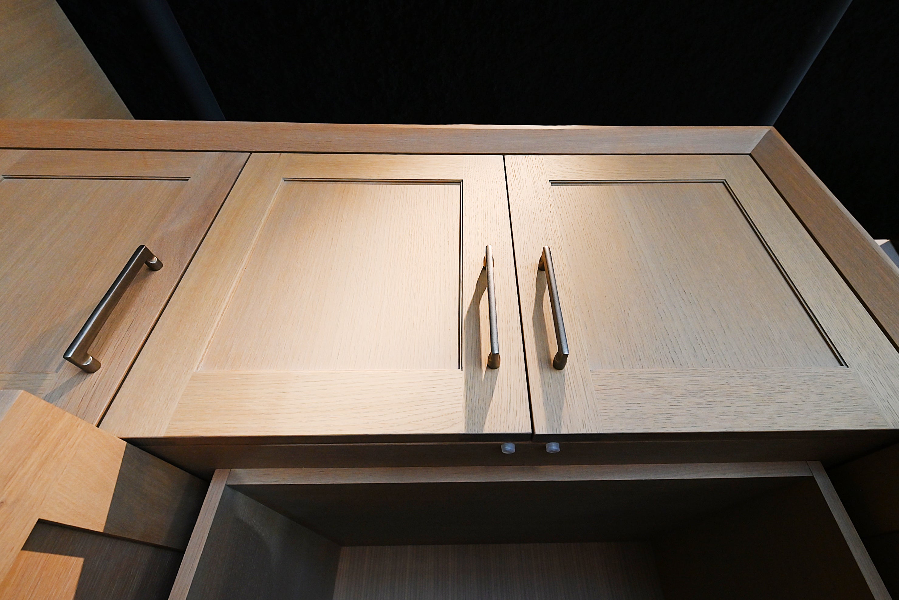 Quality Custom Marble & Onyx Flair Transitional Showroom Display Kitchen