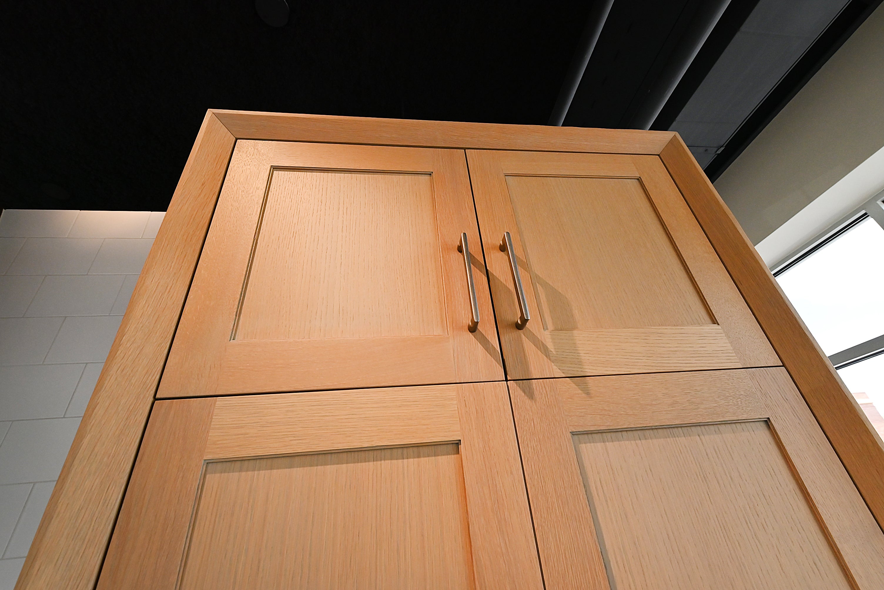 Quality Custom Marble & Onyx Flair Transitional Showroom Display Kitchen