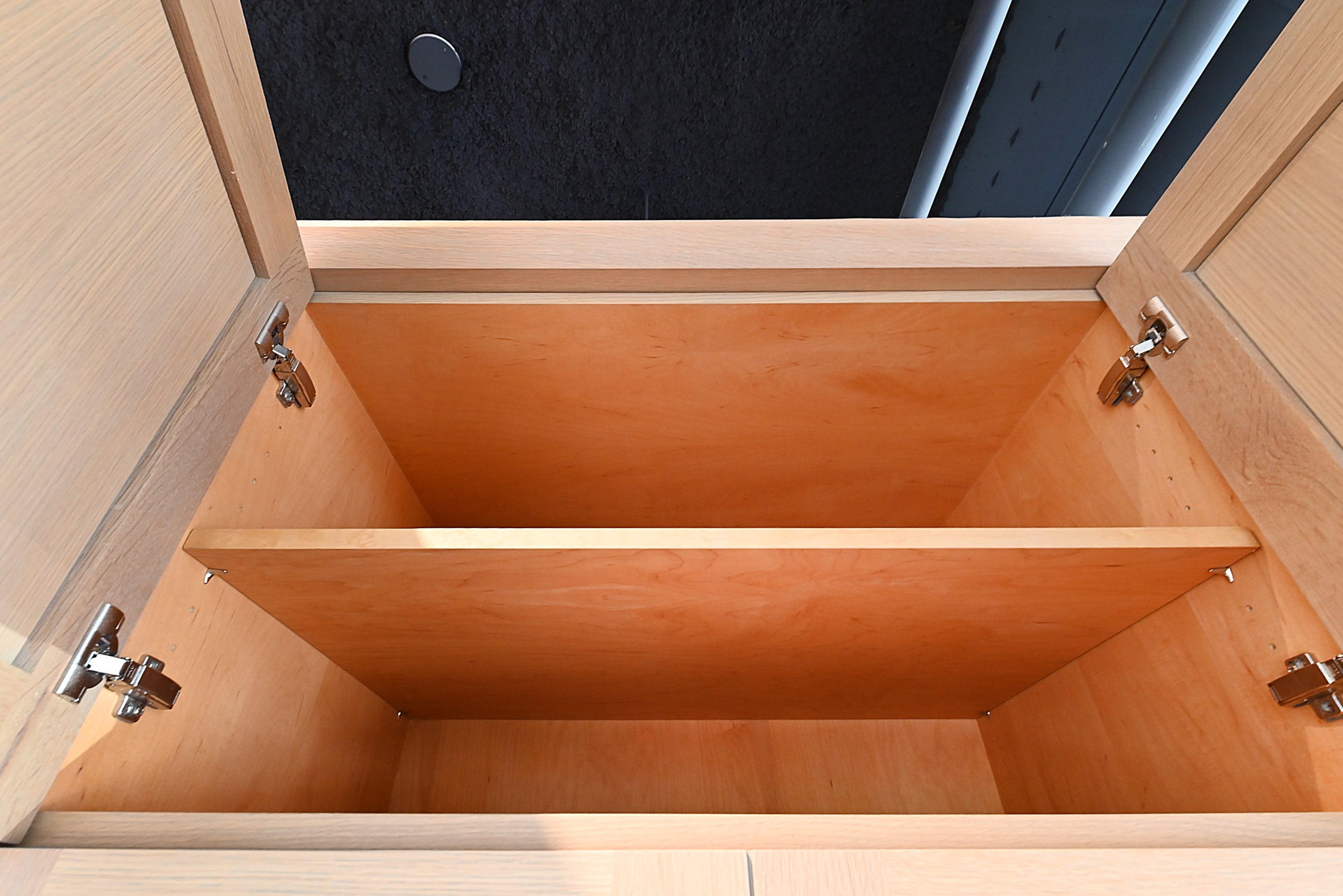 Quality Custom Marble & Onyx Flair Transitional Showroom Display Kitchen