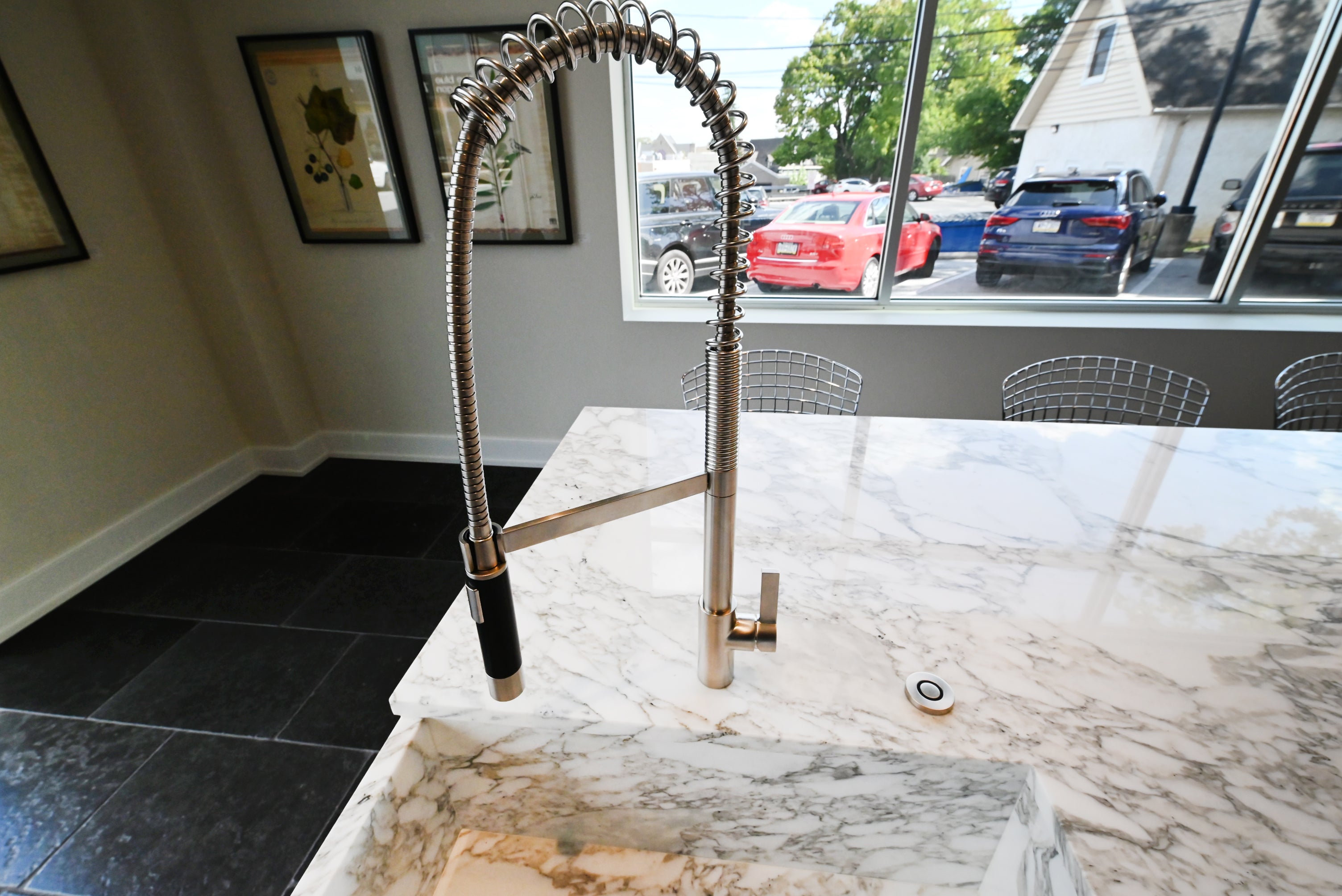 Quality Custom Marble & Onyx Flair Transitional Showroom Display Kitchen