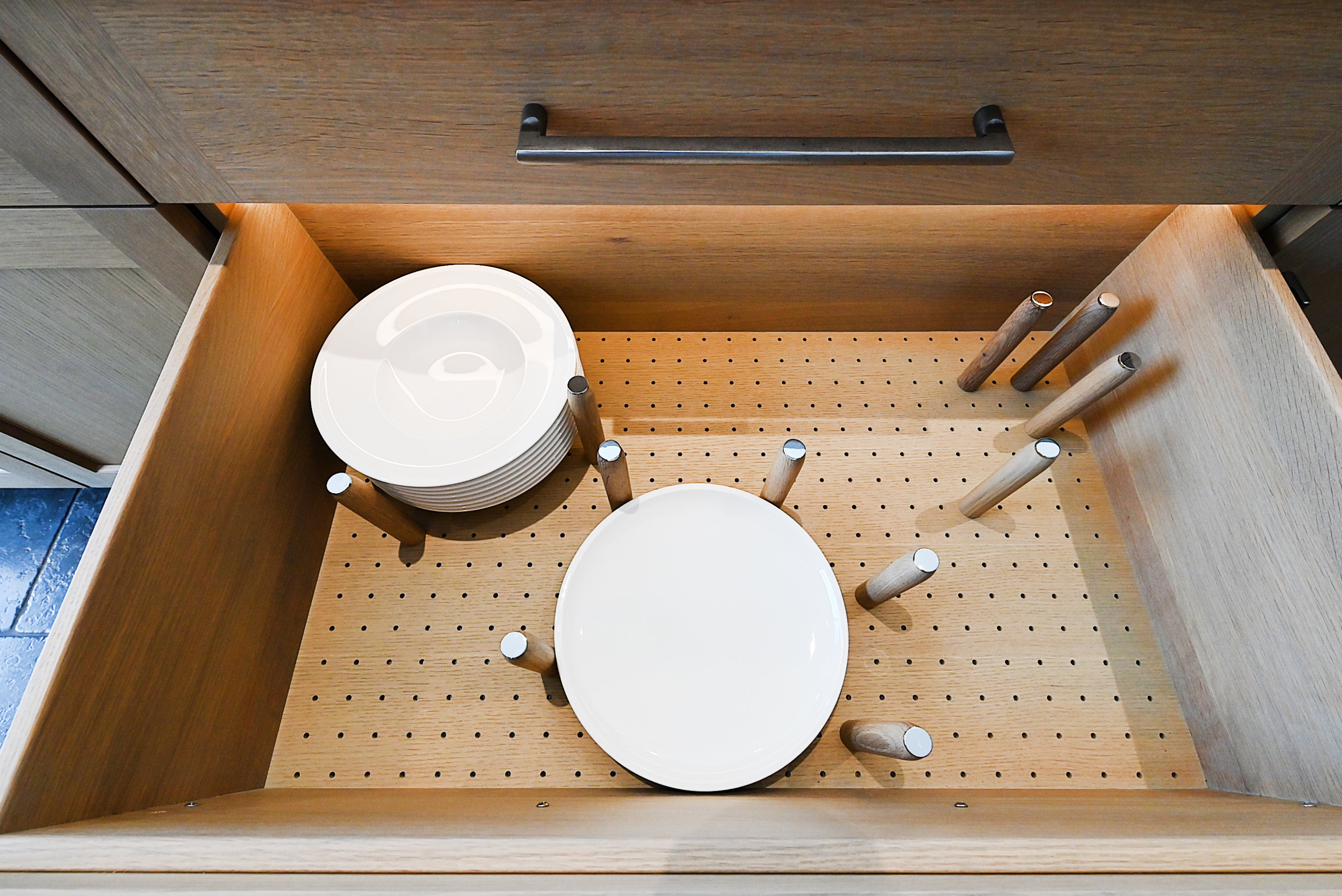 Quality Custom Marble & Onyx Flair Transitional Showroom Display Kitchen