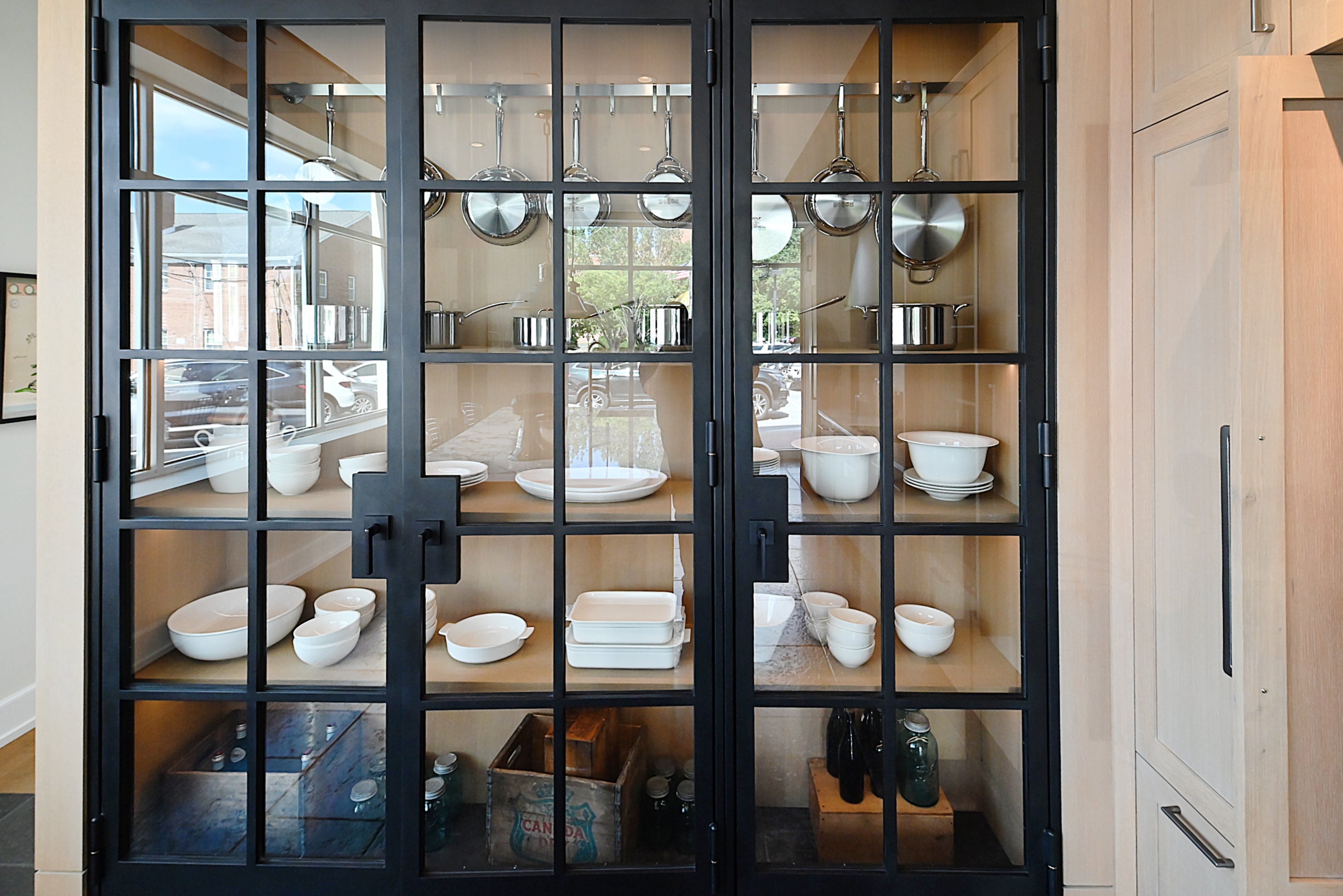 Quality Custom Marble & Onyx Flair Transitional Showroom Display Kitchen