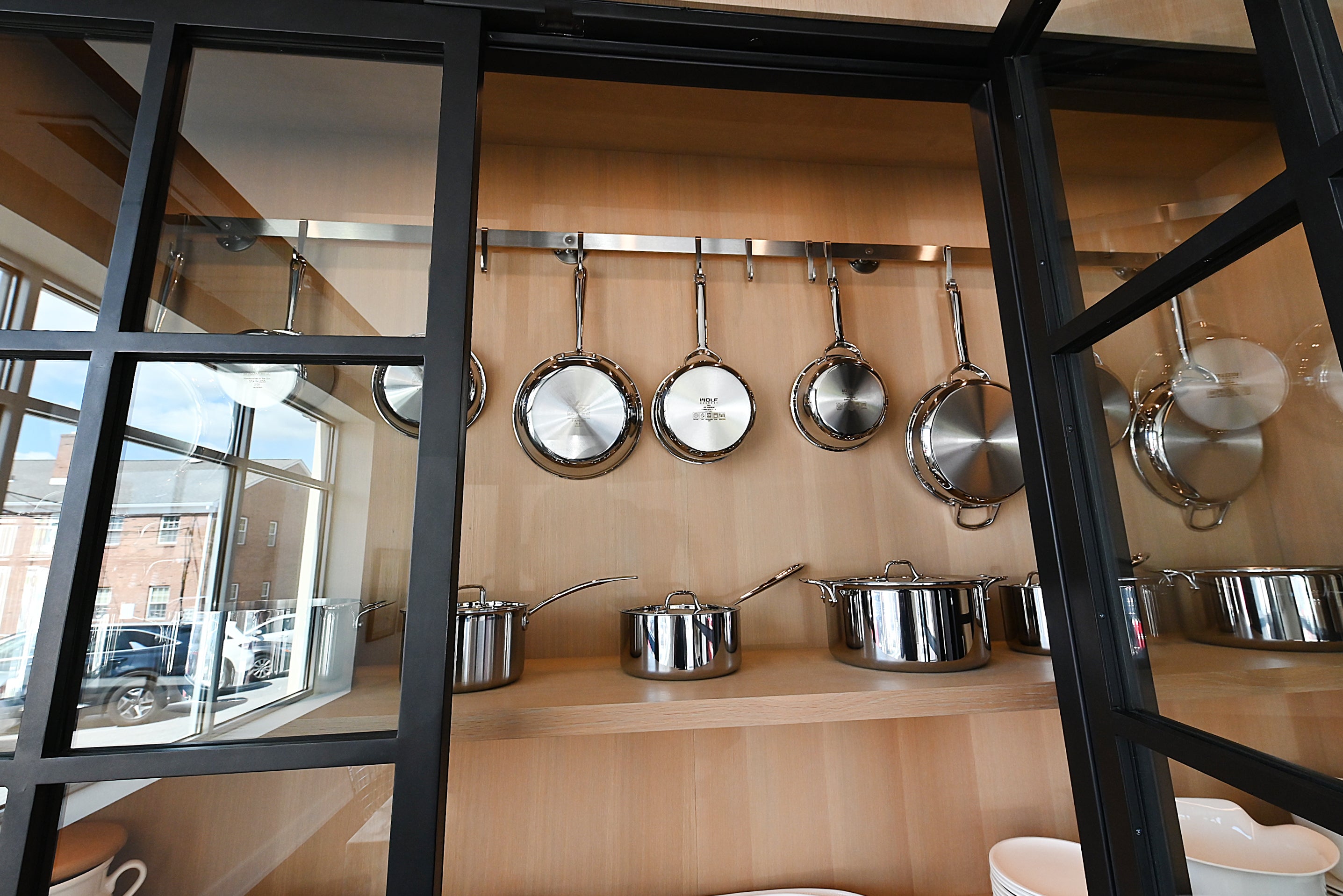 Quality Custom Marble & Onyx Flair Transitional Showroom Display Kitchen