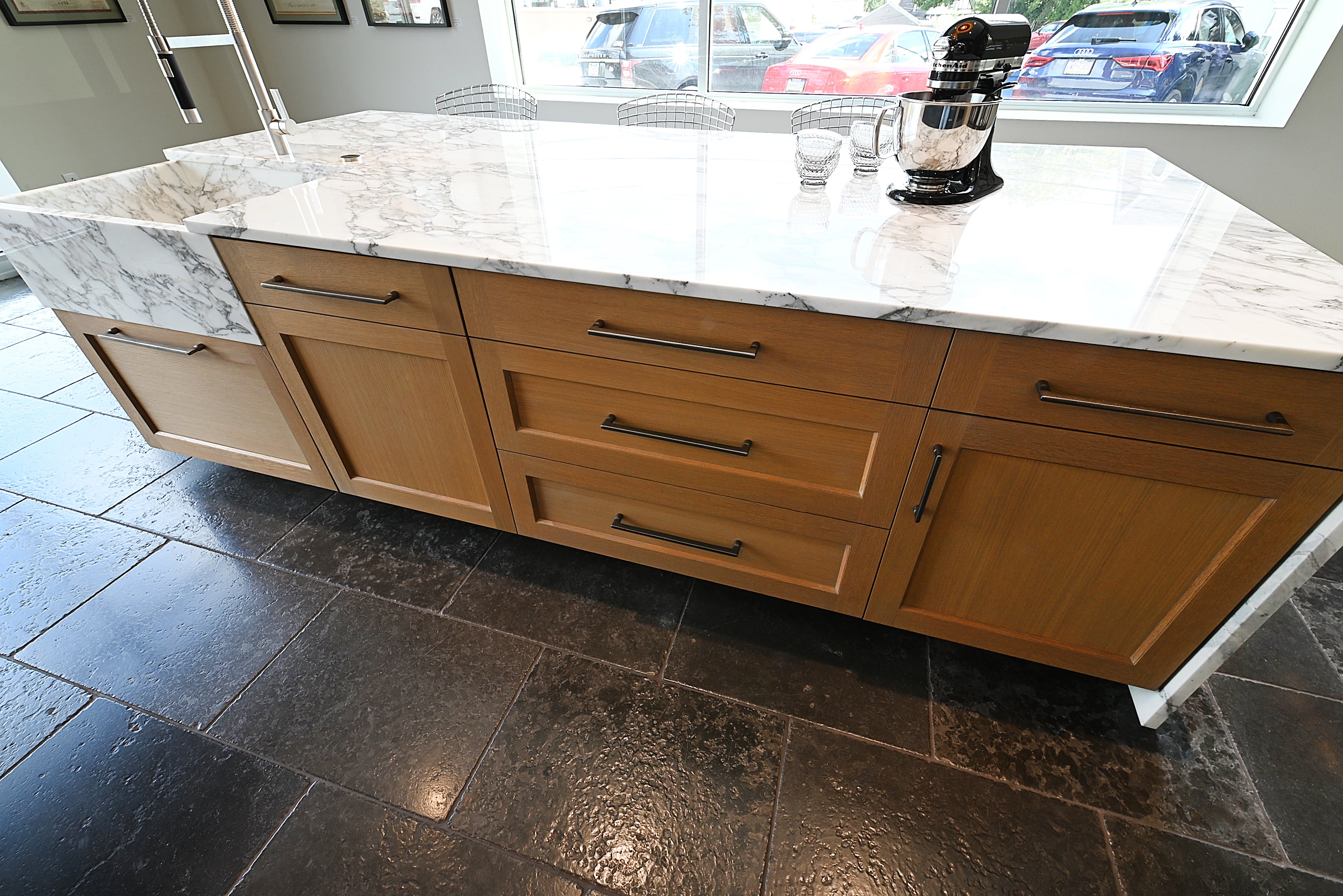 Quality Custom Marble & Onyx Flair Transitional Showroom Display Kitchen