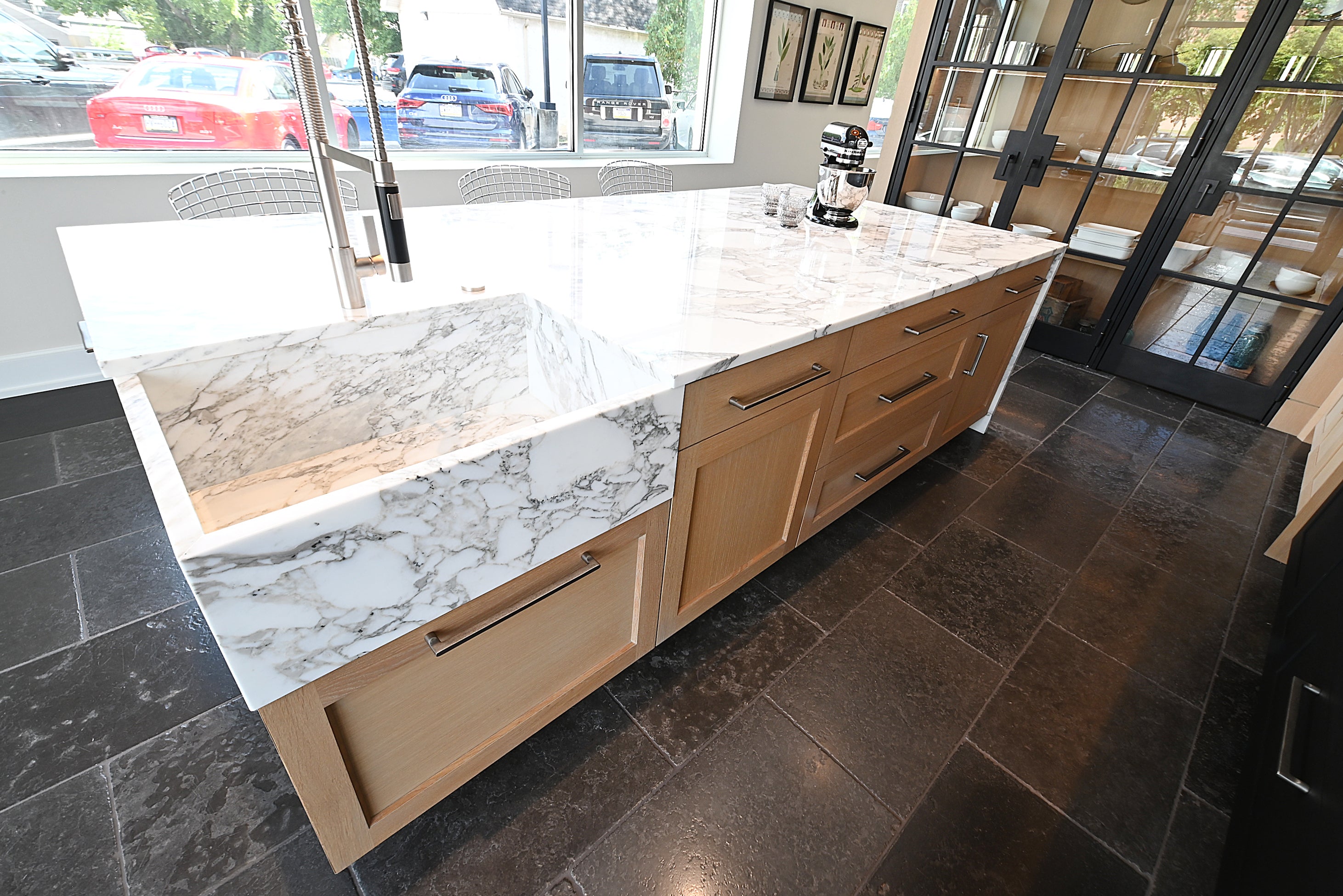 Quality Custom Marble & Onyx Flair Transitional Showroom Display Kitchen