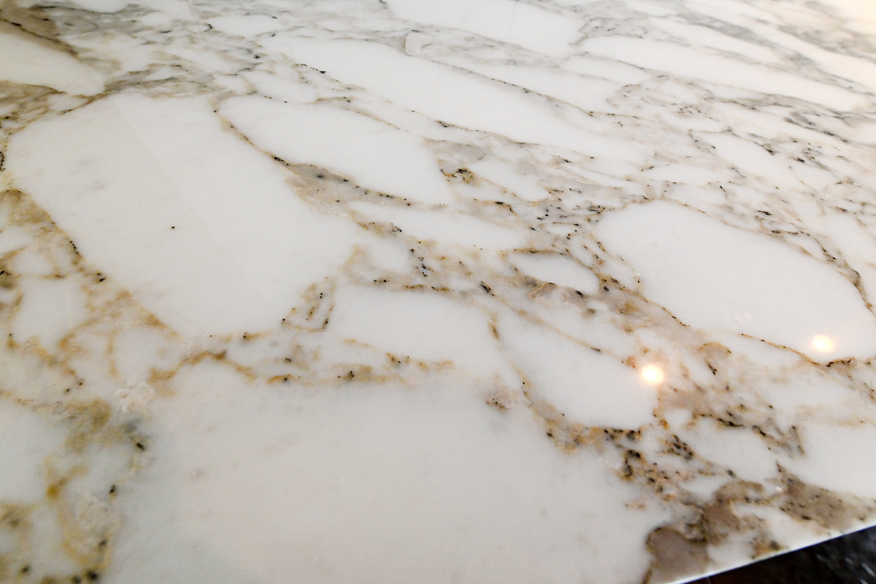 Quality Custom Marble & Onyx Flair Transitional Showroom Display Kitchen