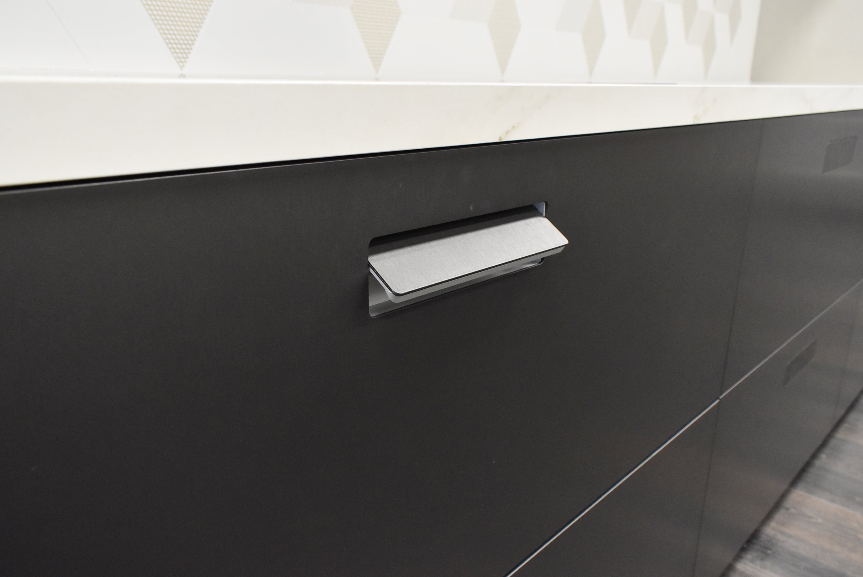 Composit Celine White Modern Showroom Display Kitchen