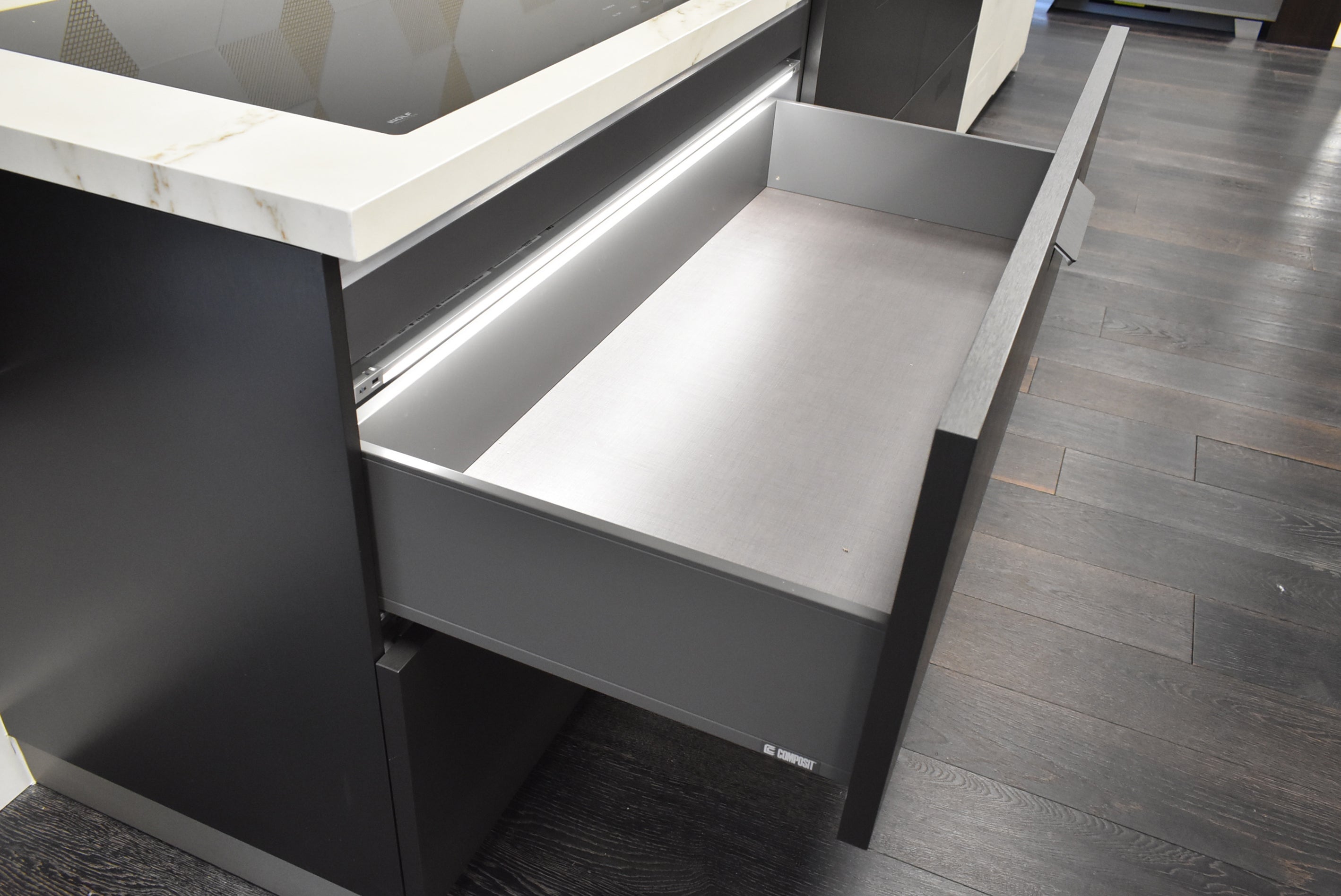 Composit Celine White Modern Showroom Display Kitchen