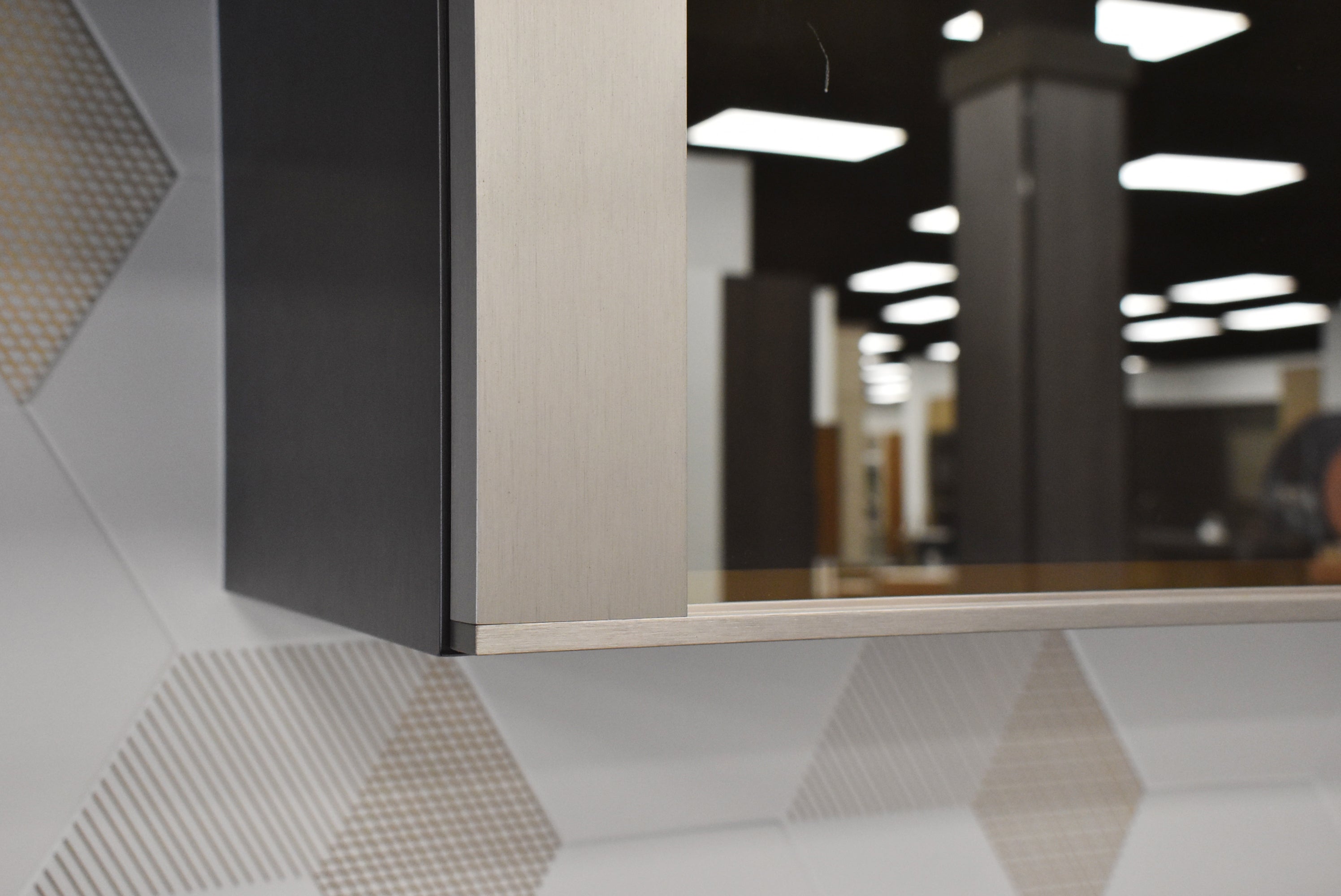 Composit Celine White Modern Showroom Display Kitchen