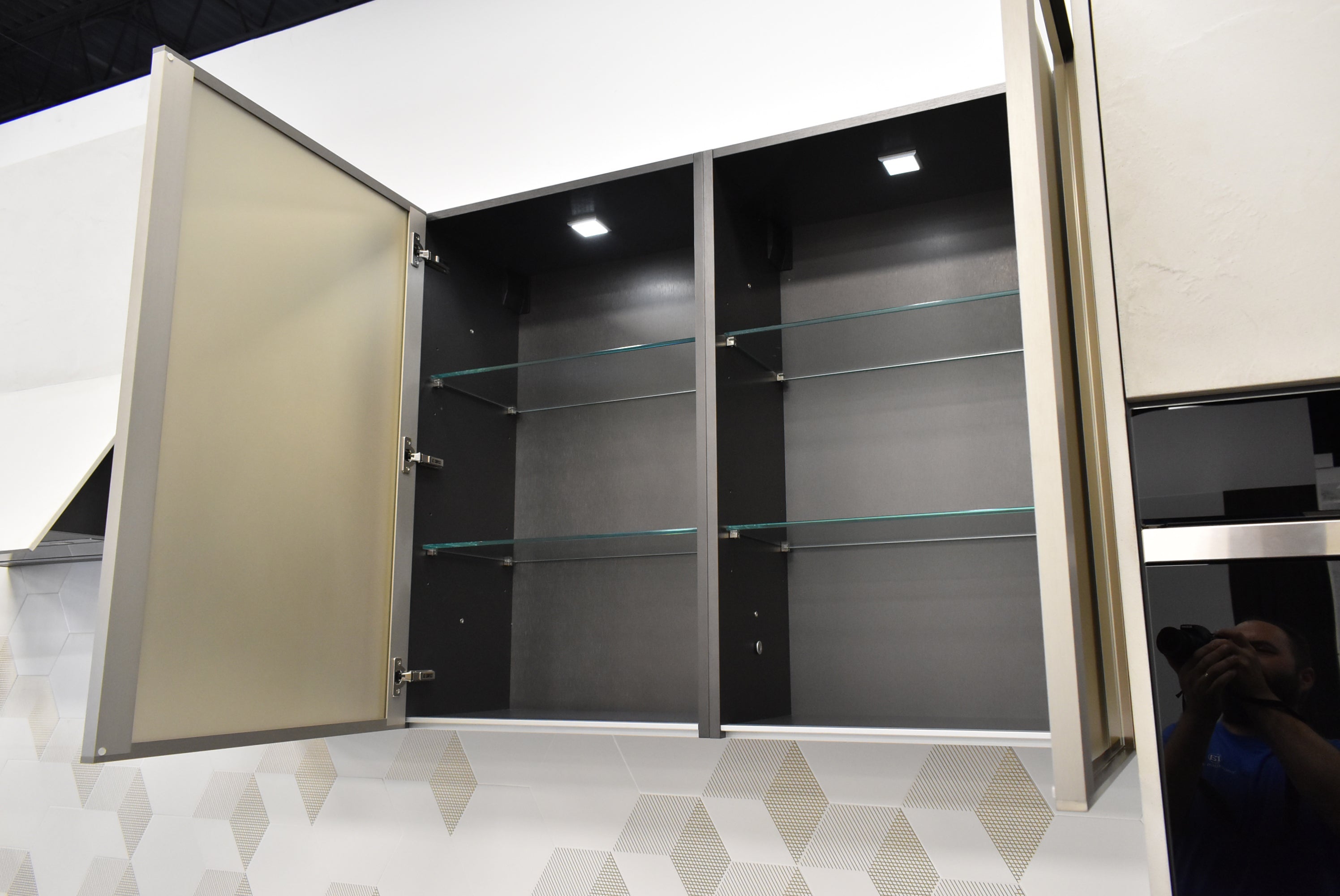 Composit Celine White Modern Showroom Display Kitchen