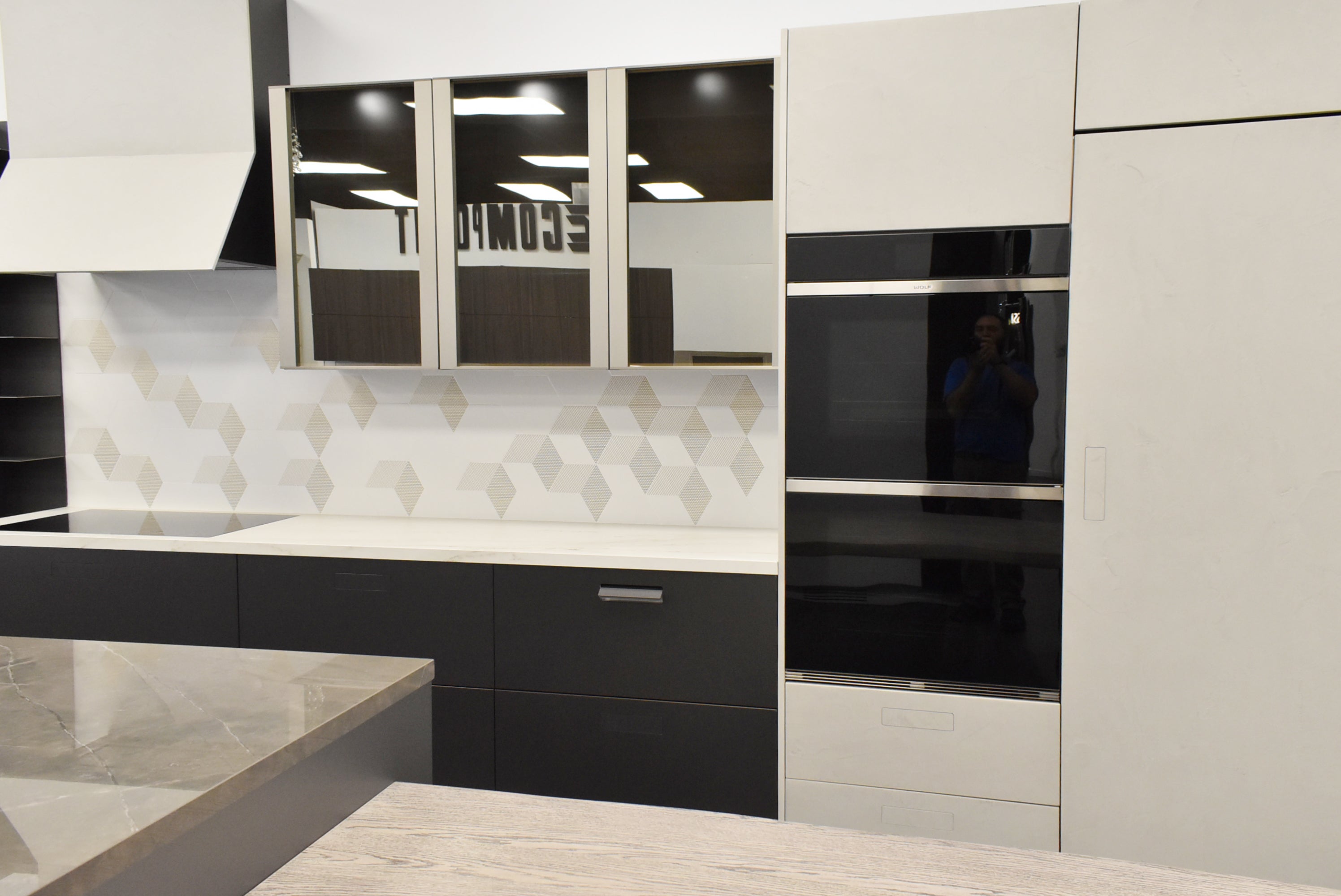 Composit Celine White Modern Showroom Display Kitchen