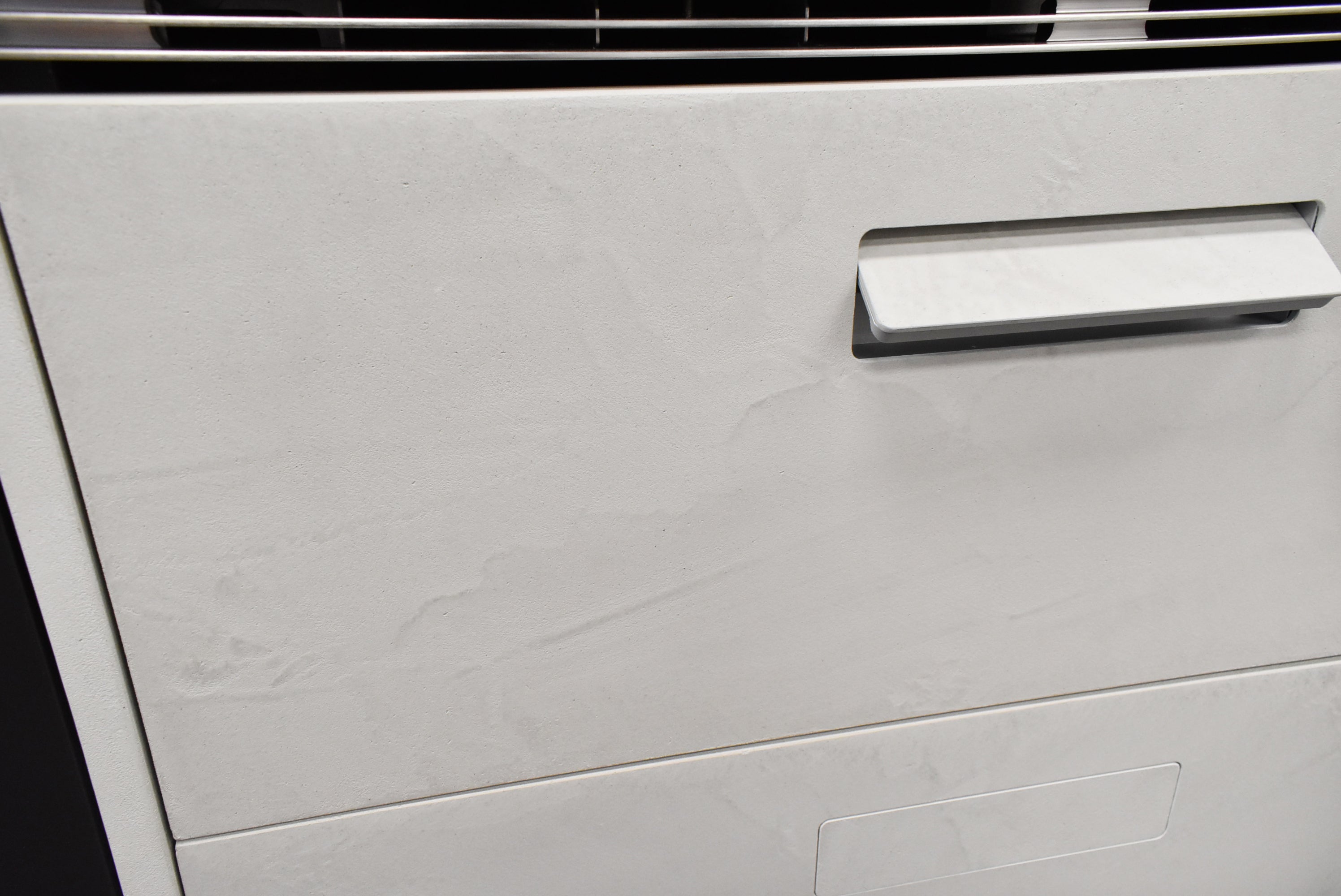 Composit Celine White Modern Showroom Display Kitchen