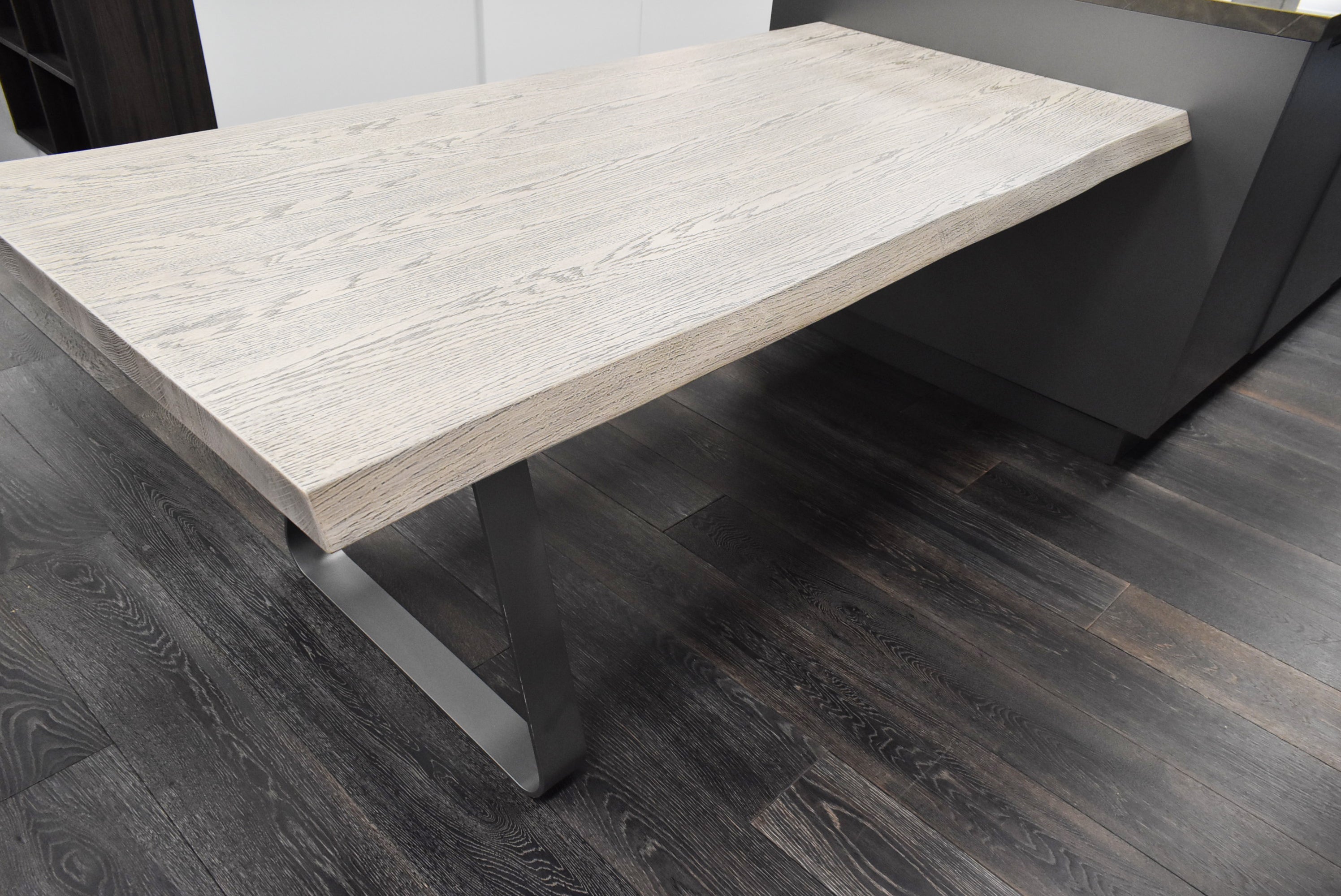 Composit Celine White Modern Showroom Display Kitchen