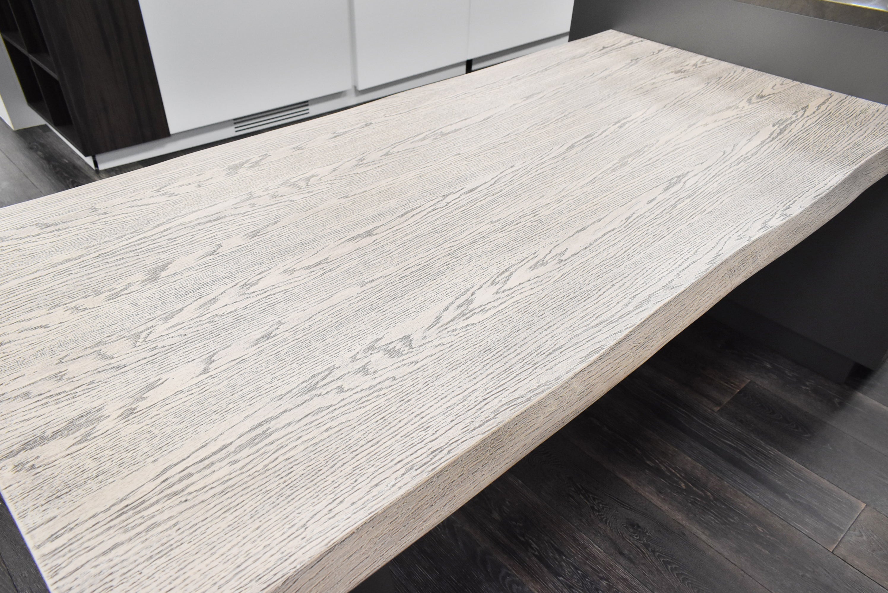 Composit Celine White Modern Showroom Display Kitchen