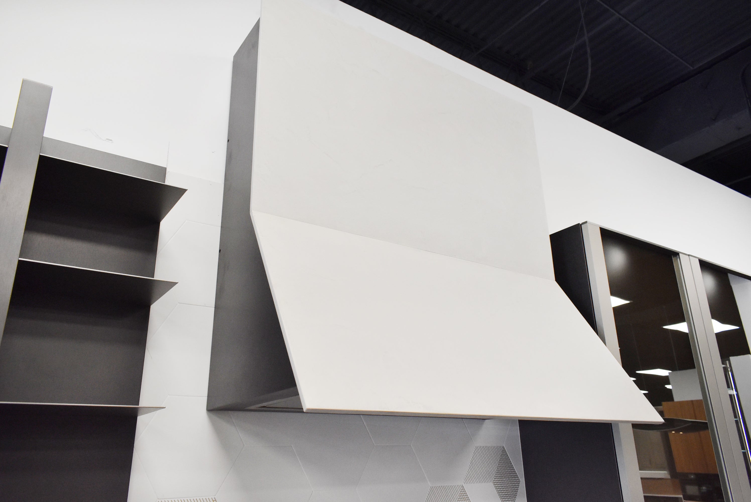 Composit Celine White Modern Showroom Display Kitchen