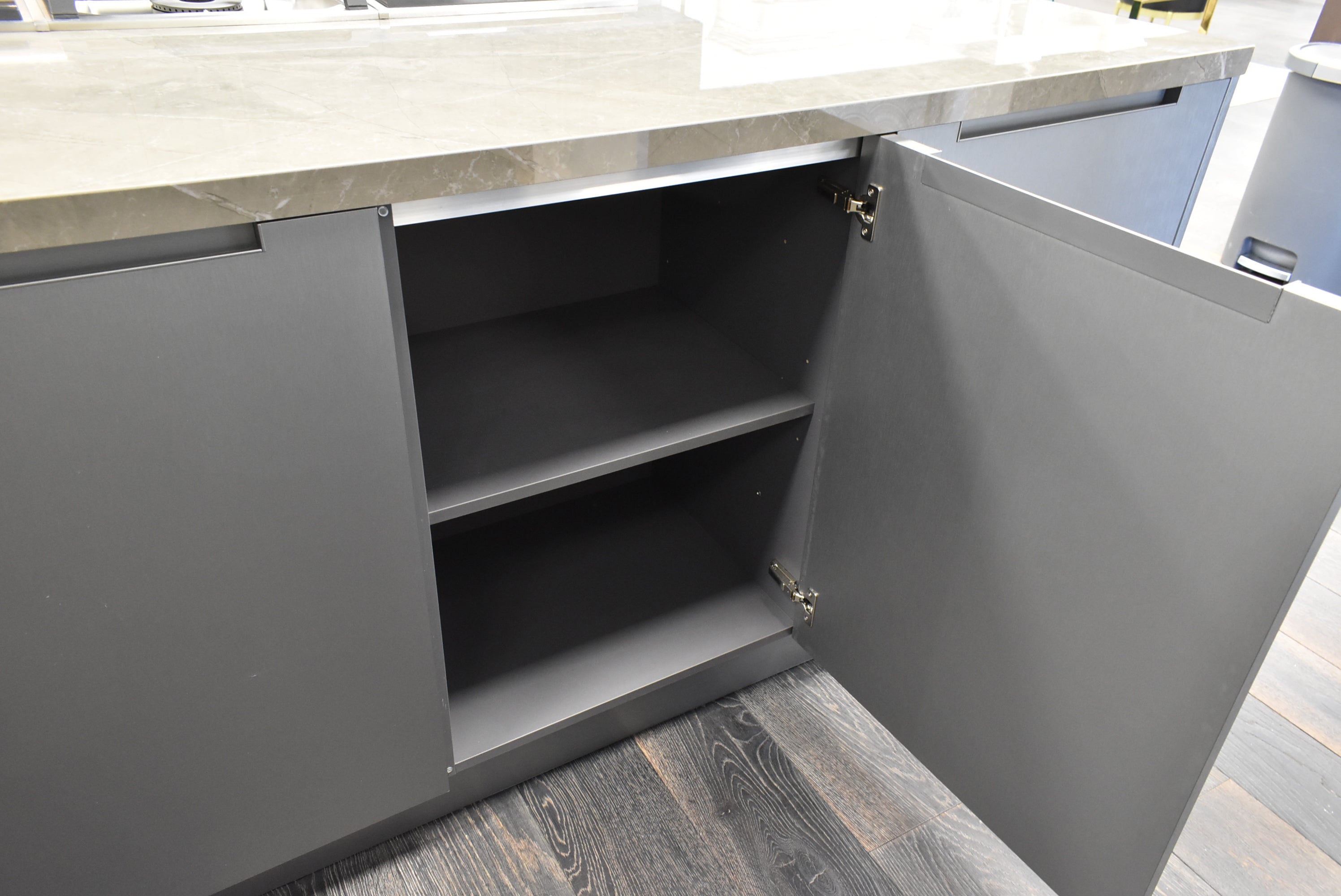 Composit Celine White Modern Showroom Display Kitchen